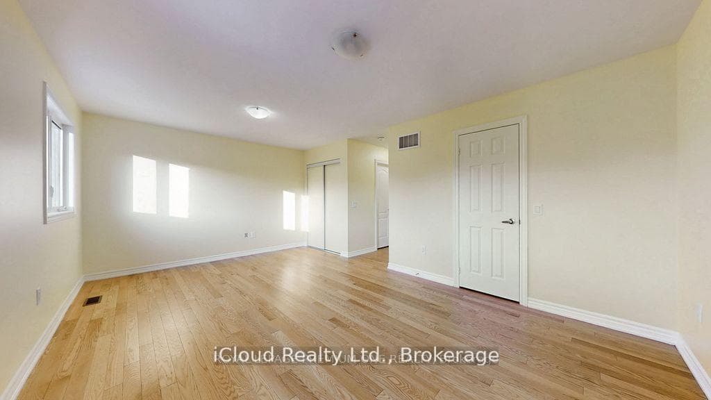 344 Ridley Crescent photo 40