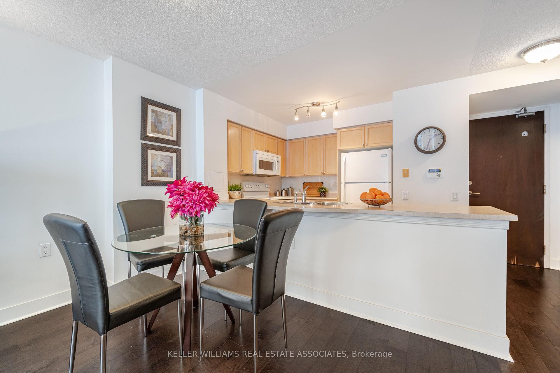 388 Bloor Street Unit 1507 photo 10