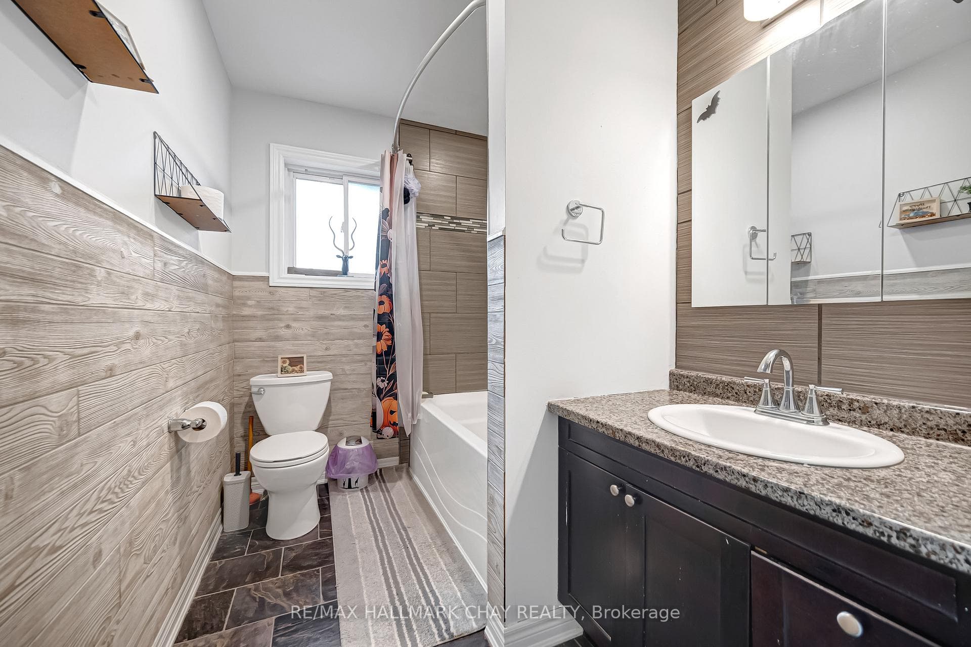 20 Howard Avenue photo 20