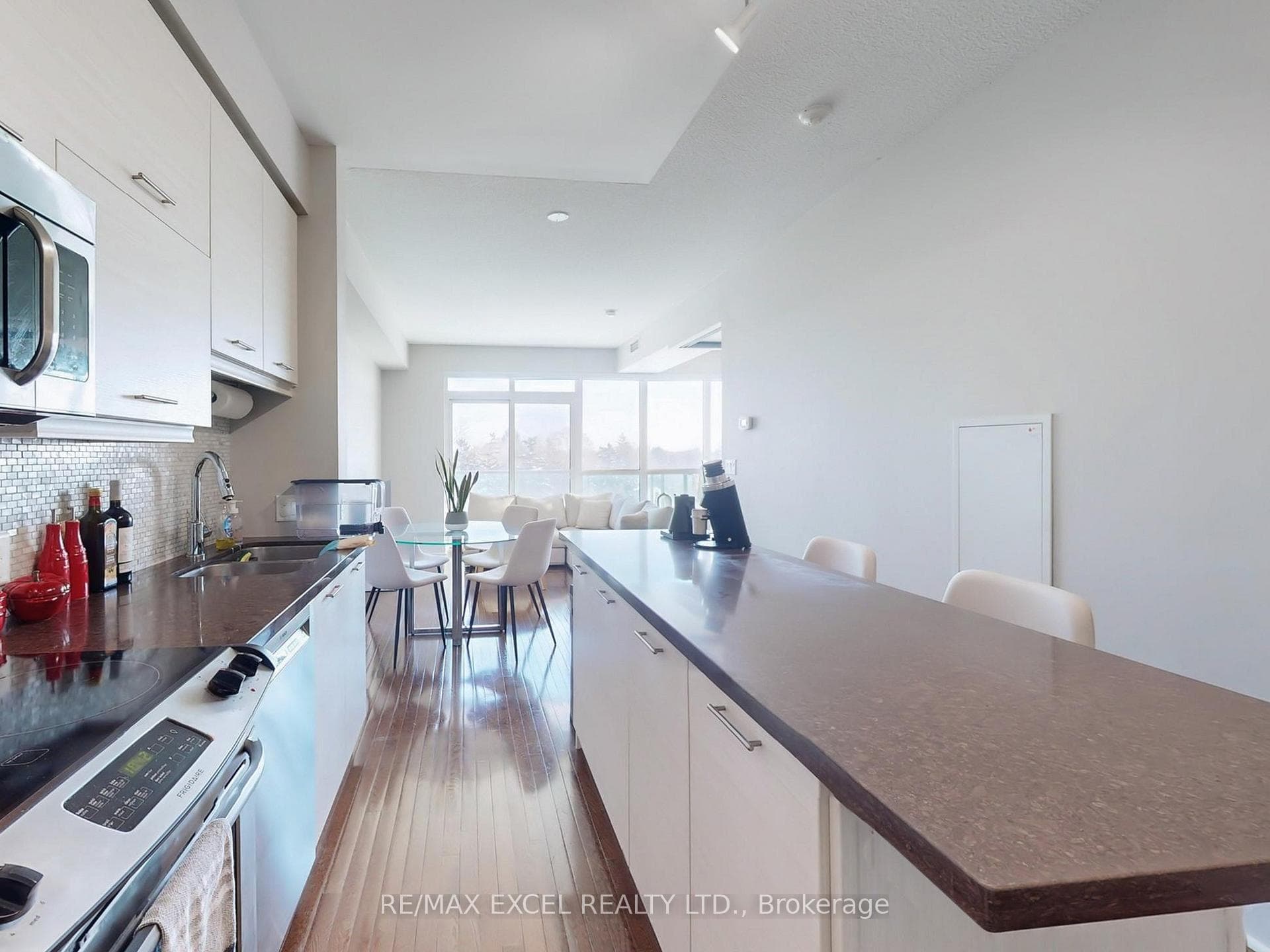 26 Norton Avenue Unit 706 photo 8