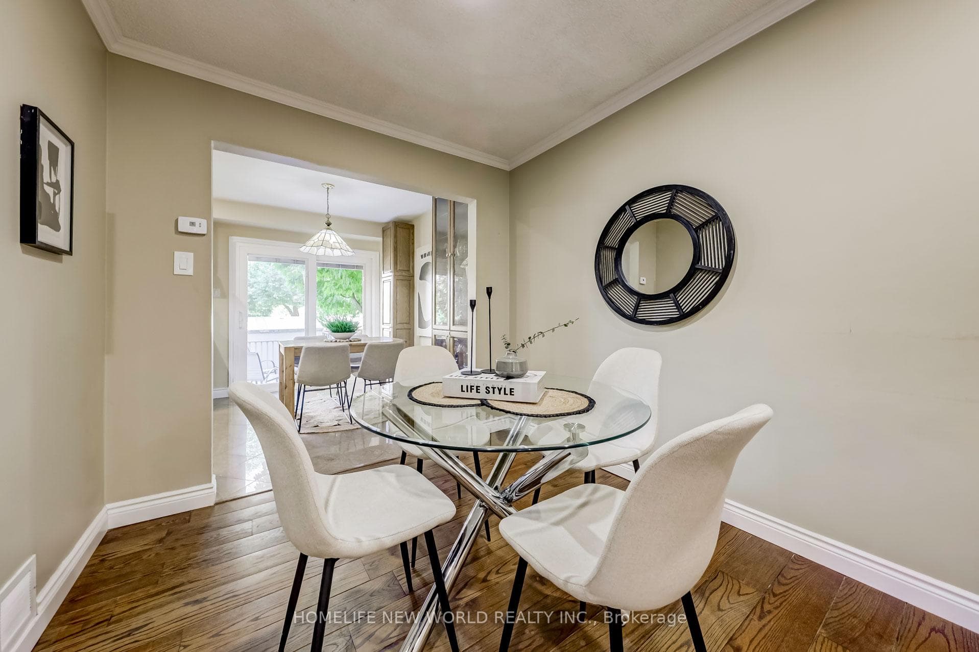 145 Mabley Crescent photo 13