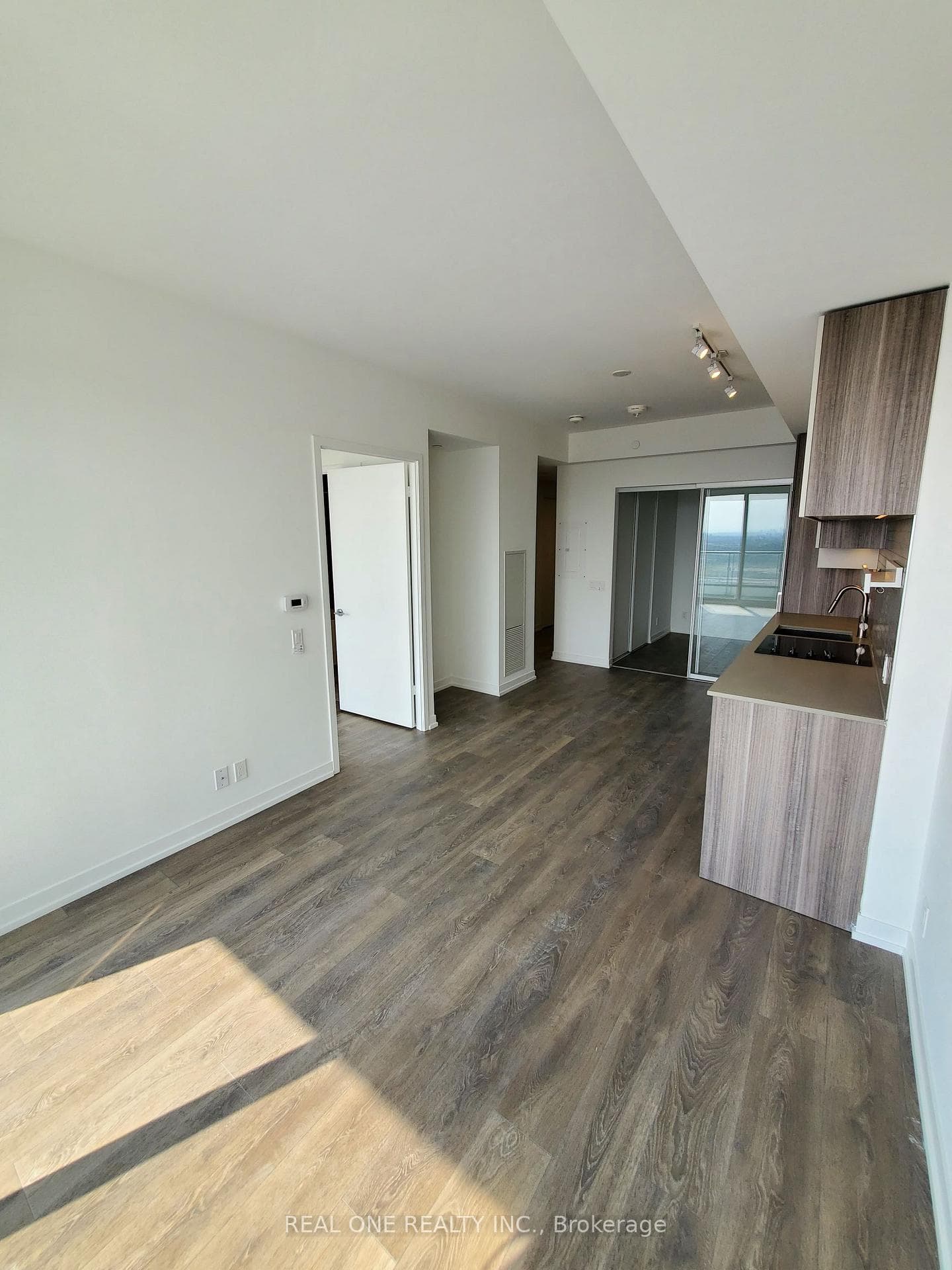 5 Buttermill Avenue Unit 4108 photo 3