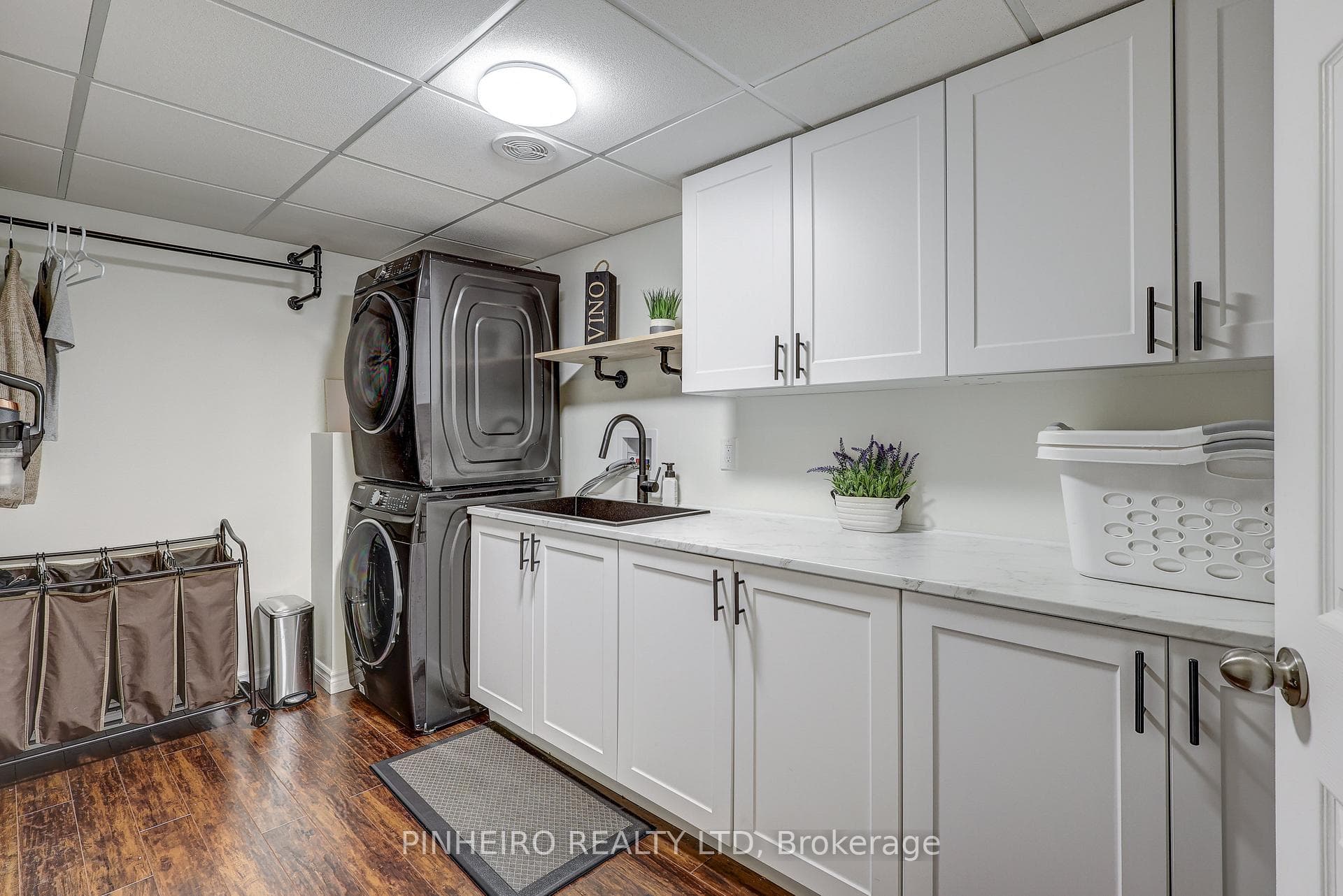 204 Niagara Street photo 28