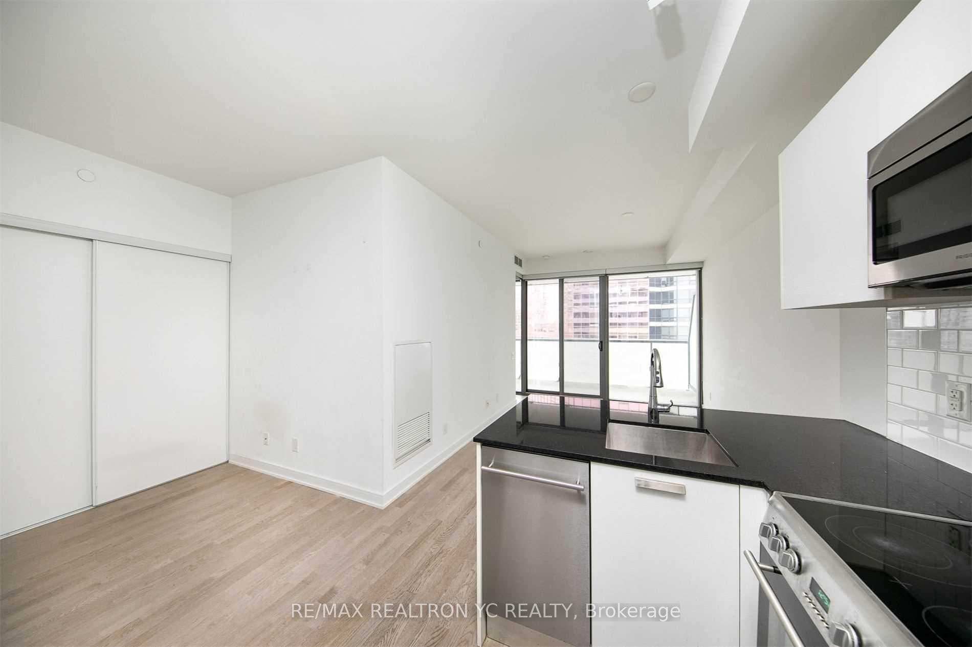 57 St. Joseph Street Unit 2801 photo 3
