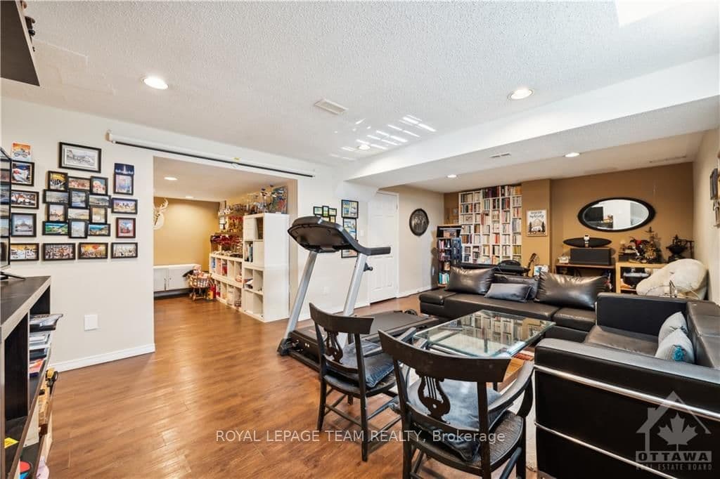 1501 SHAWINIGAN Street photo 21