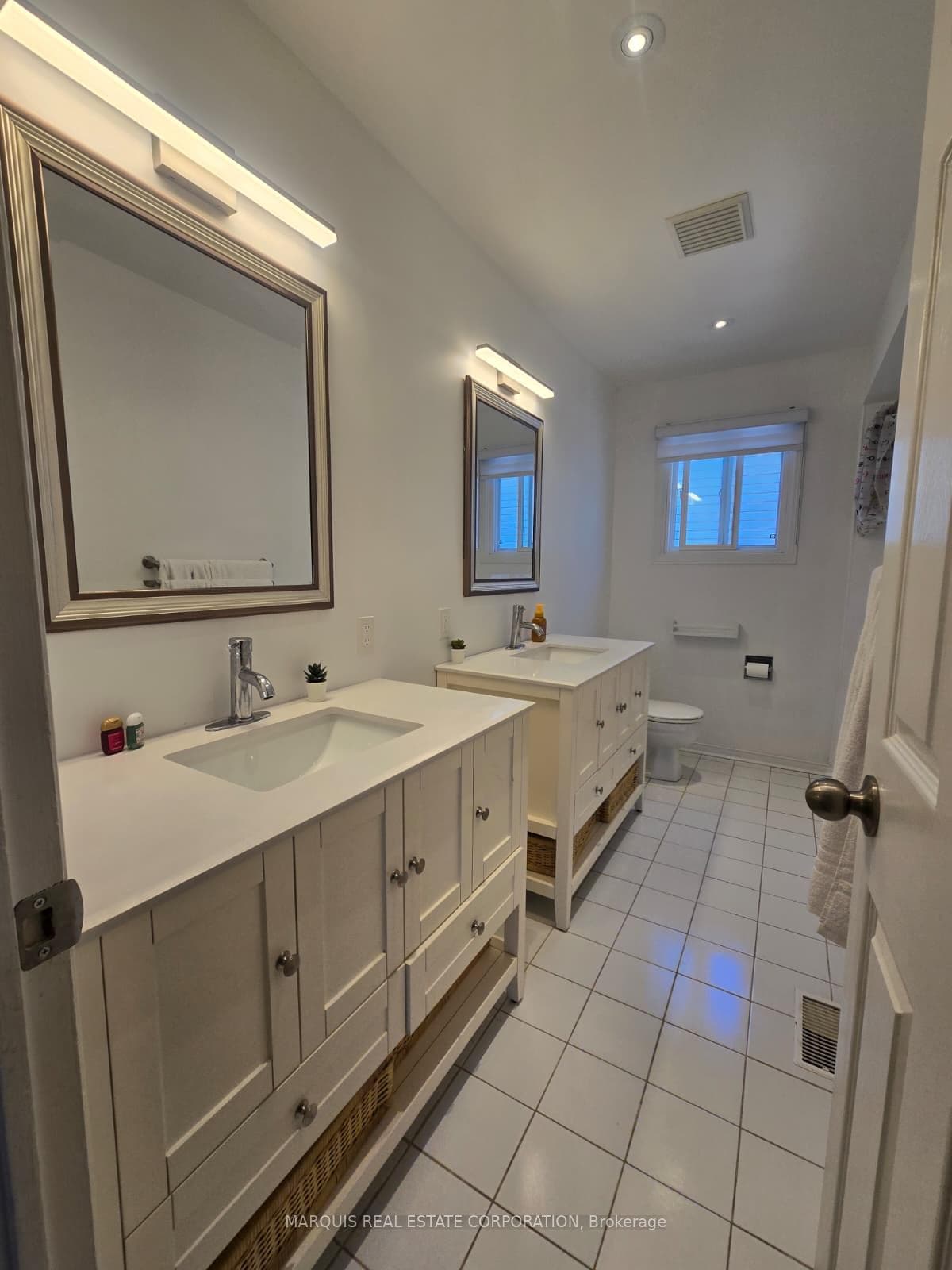198 Forsyth Road photo 6