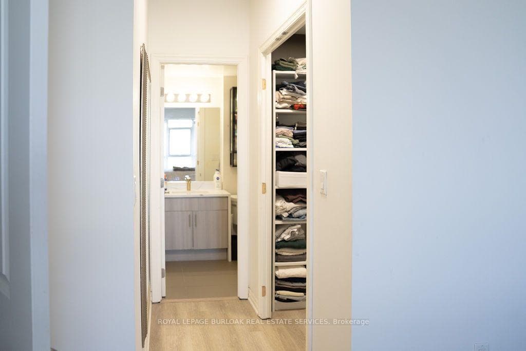560 North Service Road Unit 610 photo 13