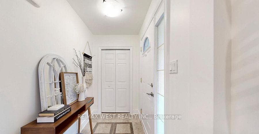 194 Sewell Drive photo 3