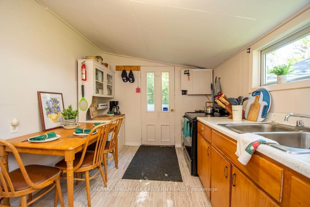 292 Cadigan Road photo 16