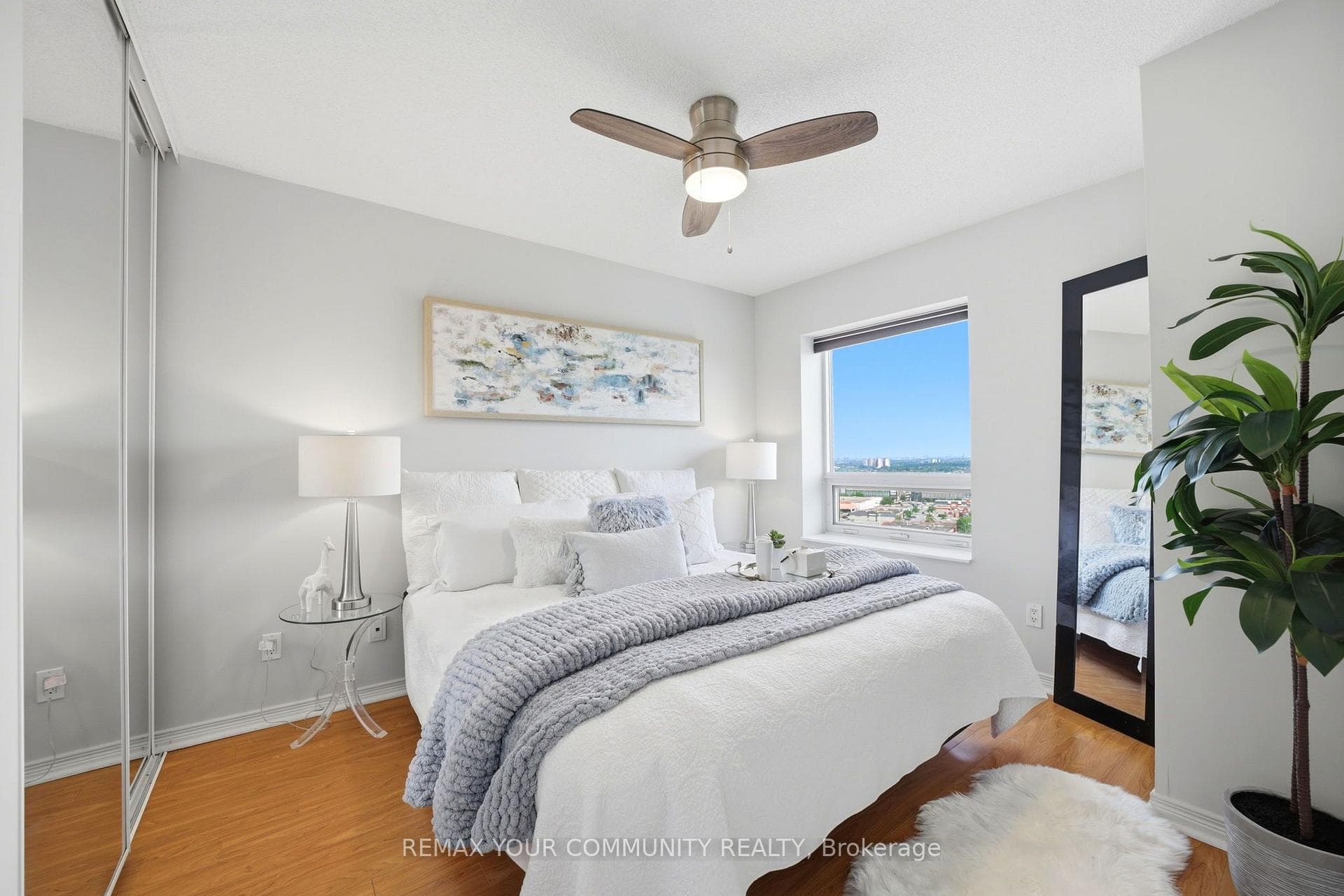 60 Heintzman Street Unit 2102 photo 5