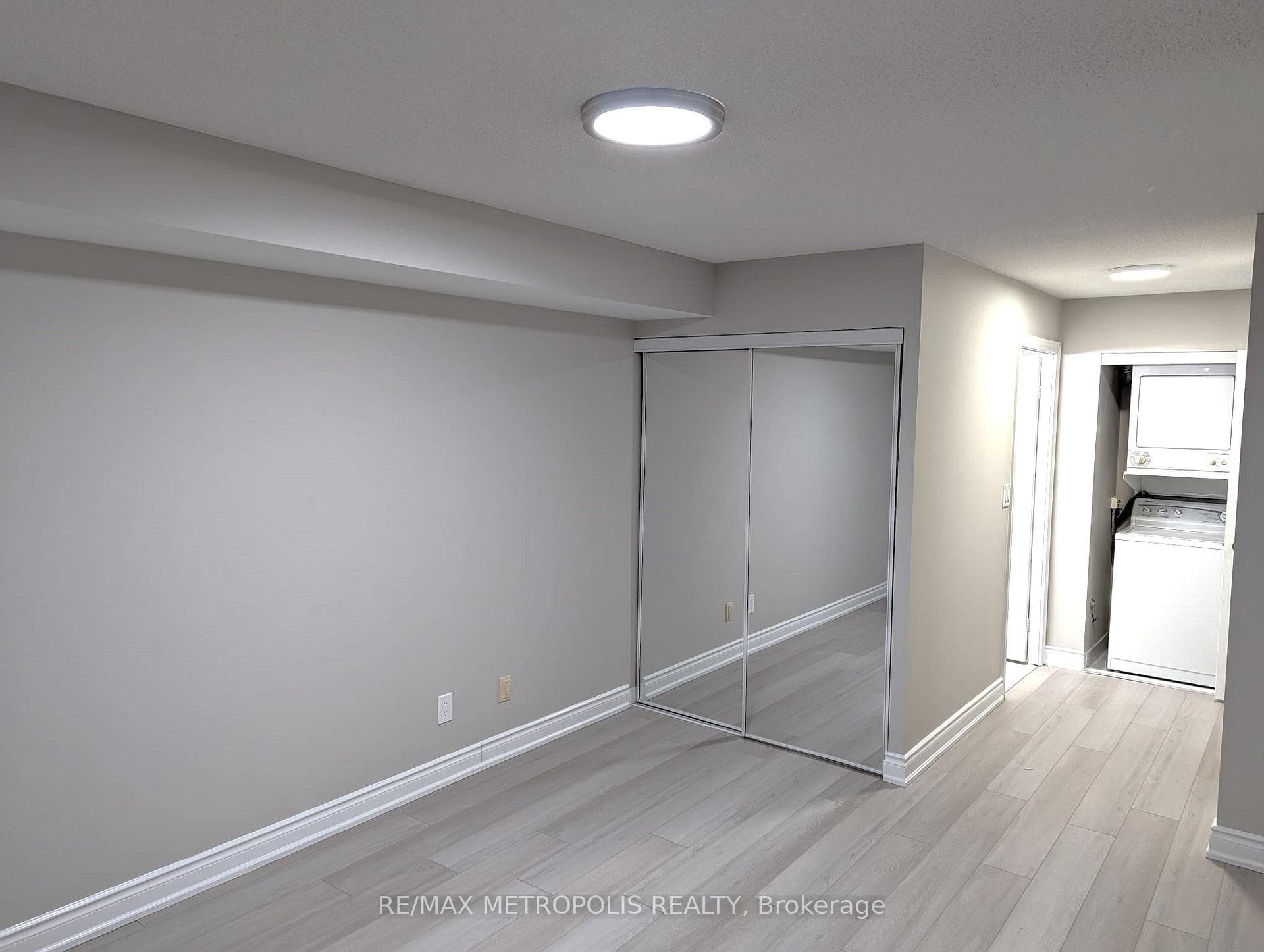 68 Corporate Drive Unit 832 photo 16