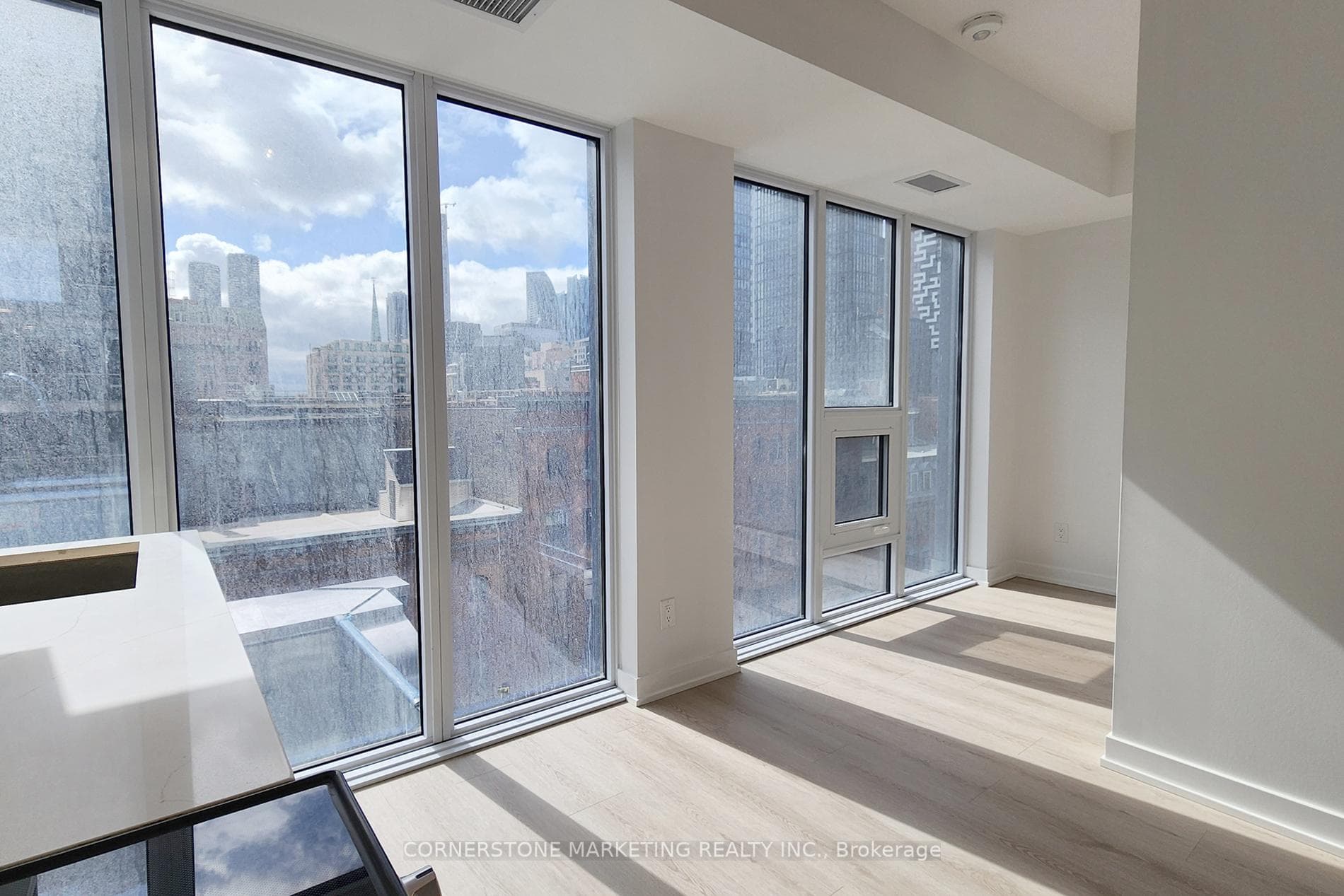 100 Queen Street Unit 1008 photo 4