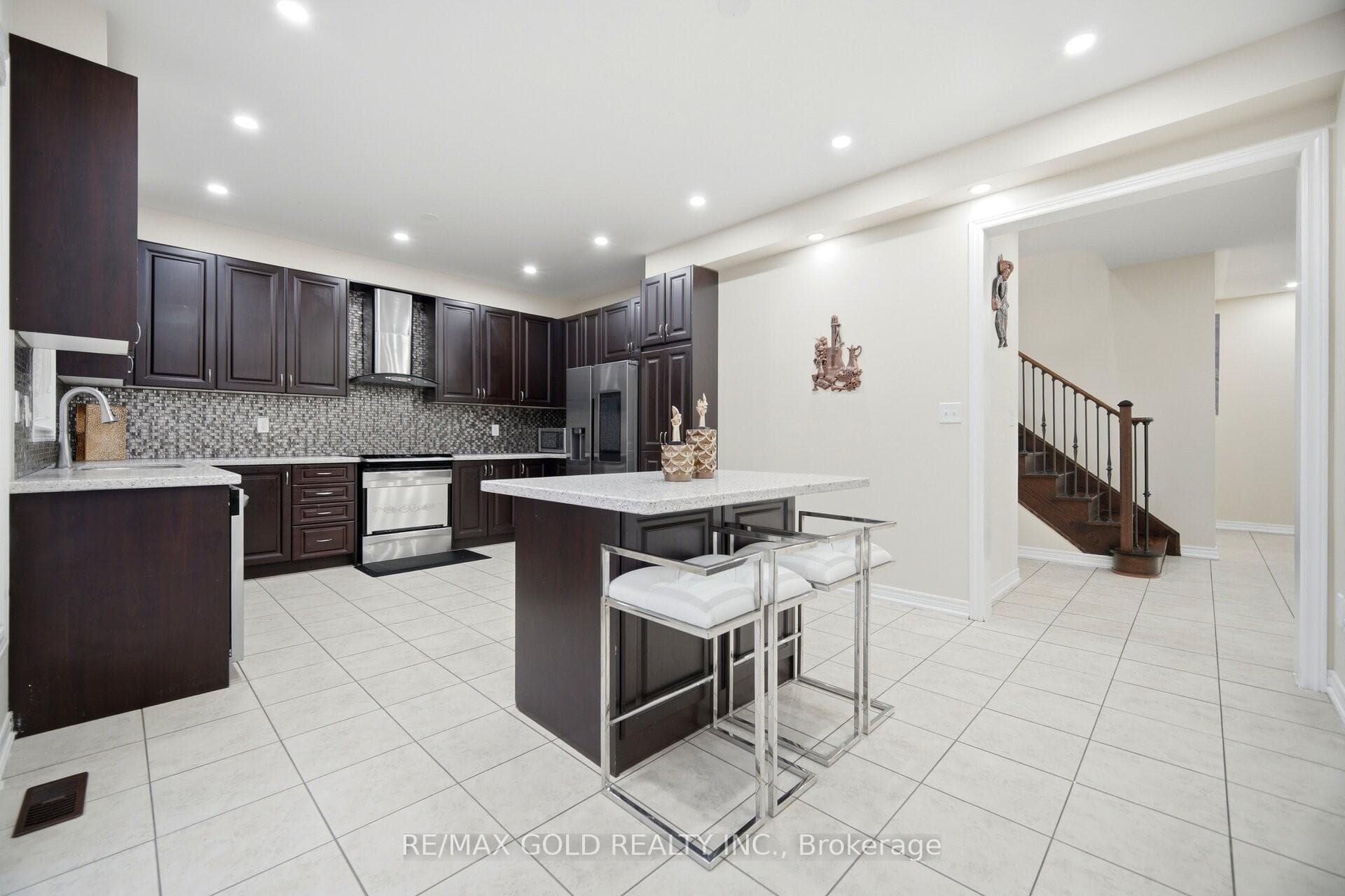 49 Squire Ellis Drive photo 11