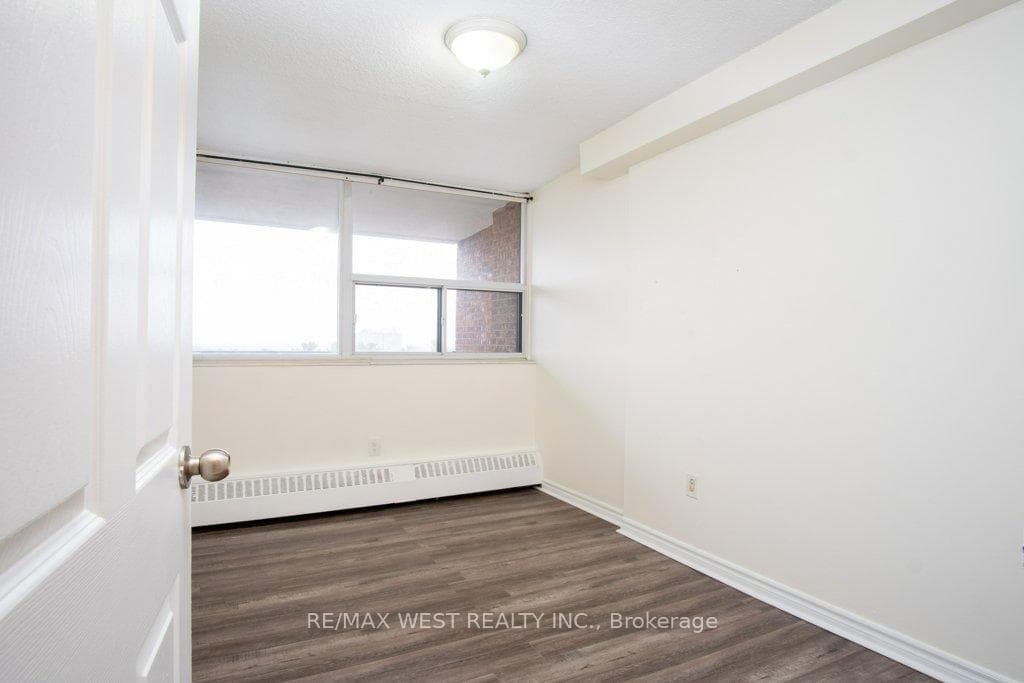 3501 Glen Erin Drive Unit 1001 photo 21