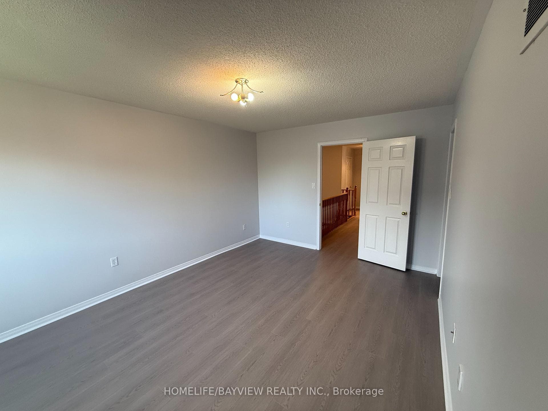 10 Selkirk Drive photo 26