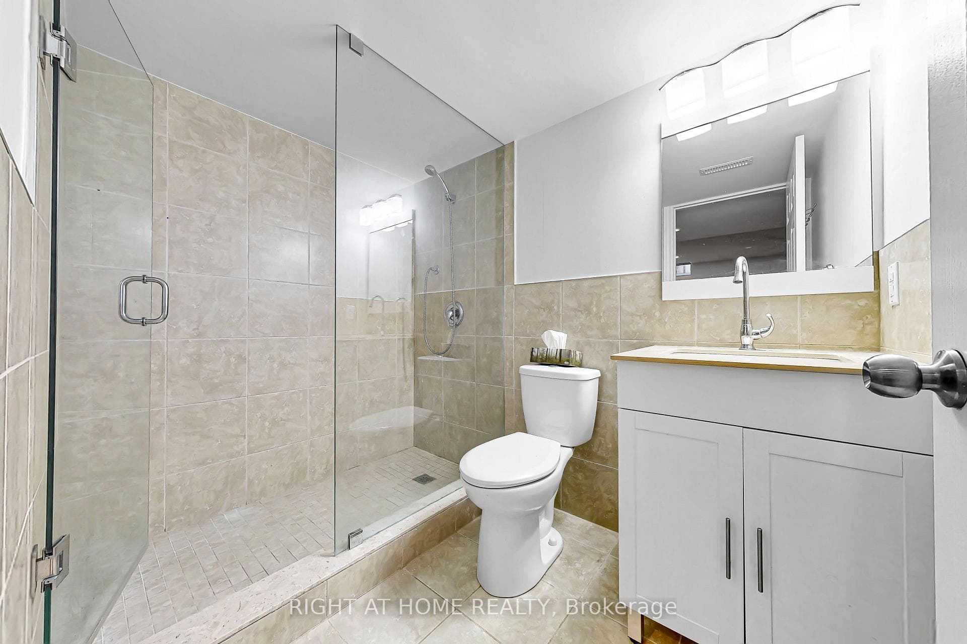 38 Rosanna Crescent photo 44