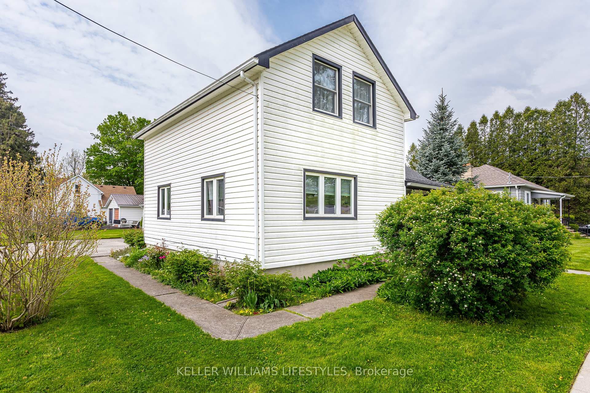 255 Hastings Street photo 4