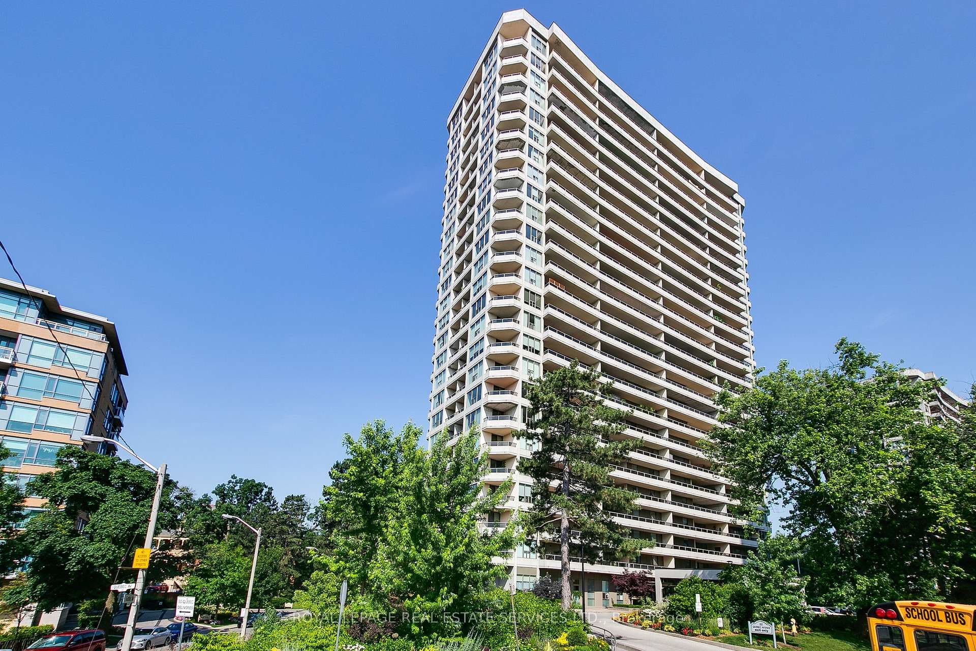 50 Quebec Avenue Unit 807 photo 1