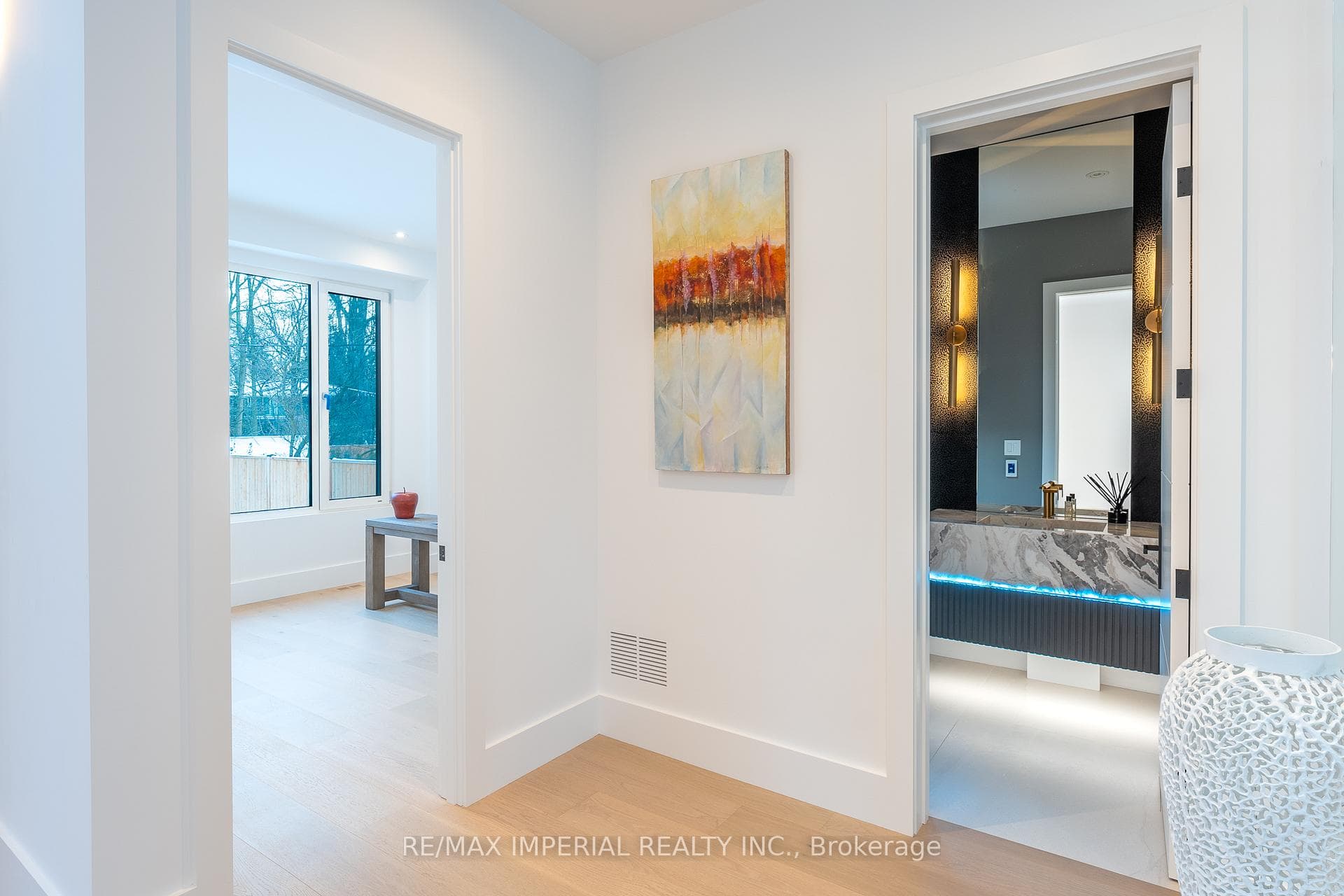 2108 Devon Road photo 8