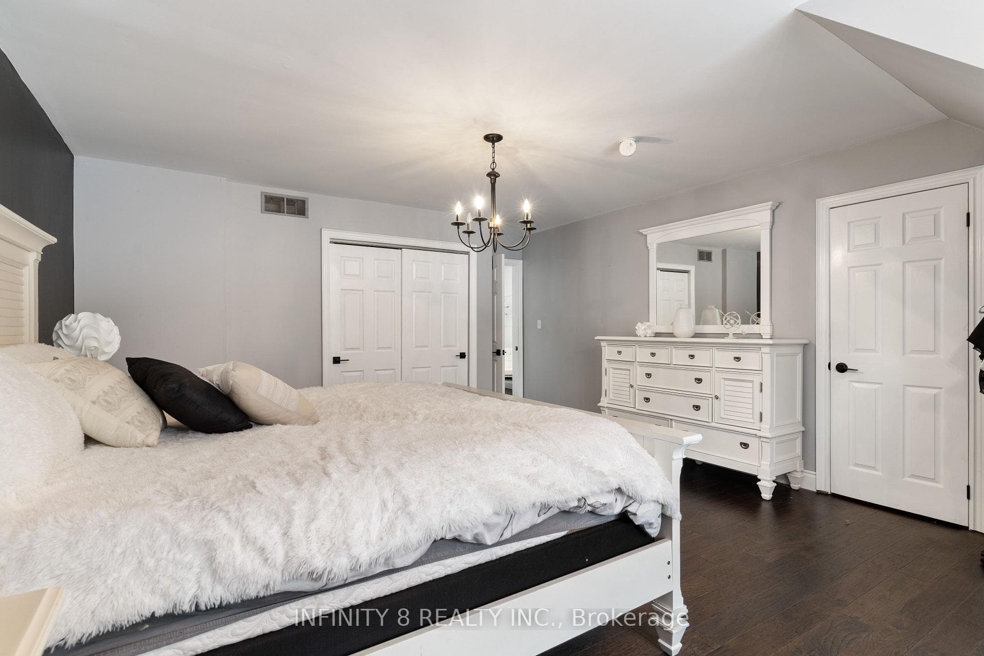 9458 Willoughby Drive photo 29