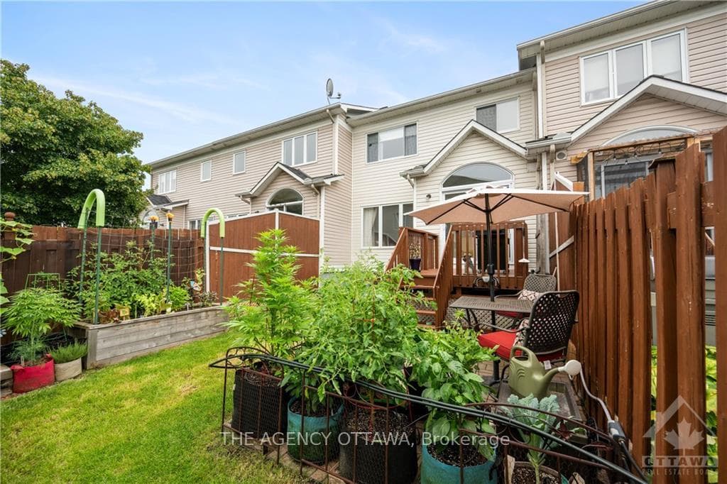 631 AQUAVIEW Drive photo 29