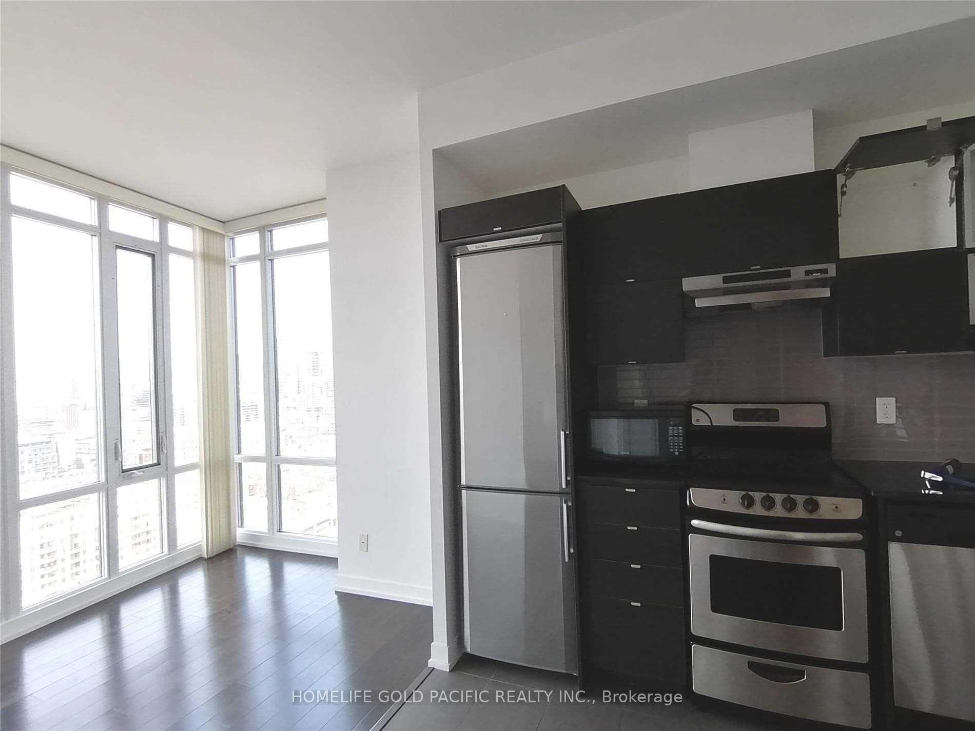 170 Fort York Boulevard Unit 2303 photo 11