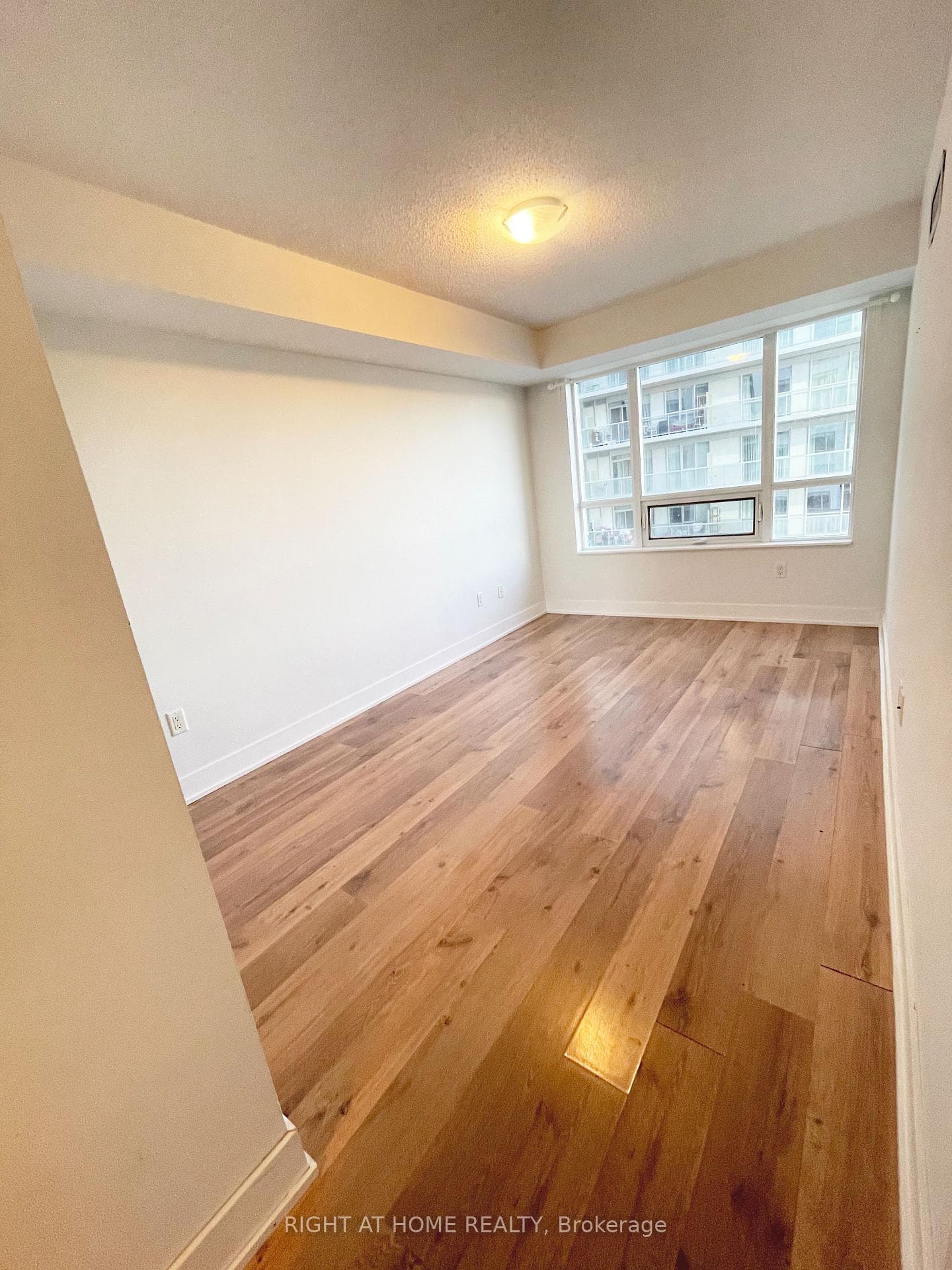 20 Blue Jays Way Unit 1606 photo 5