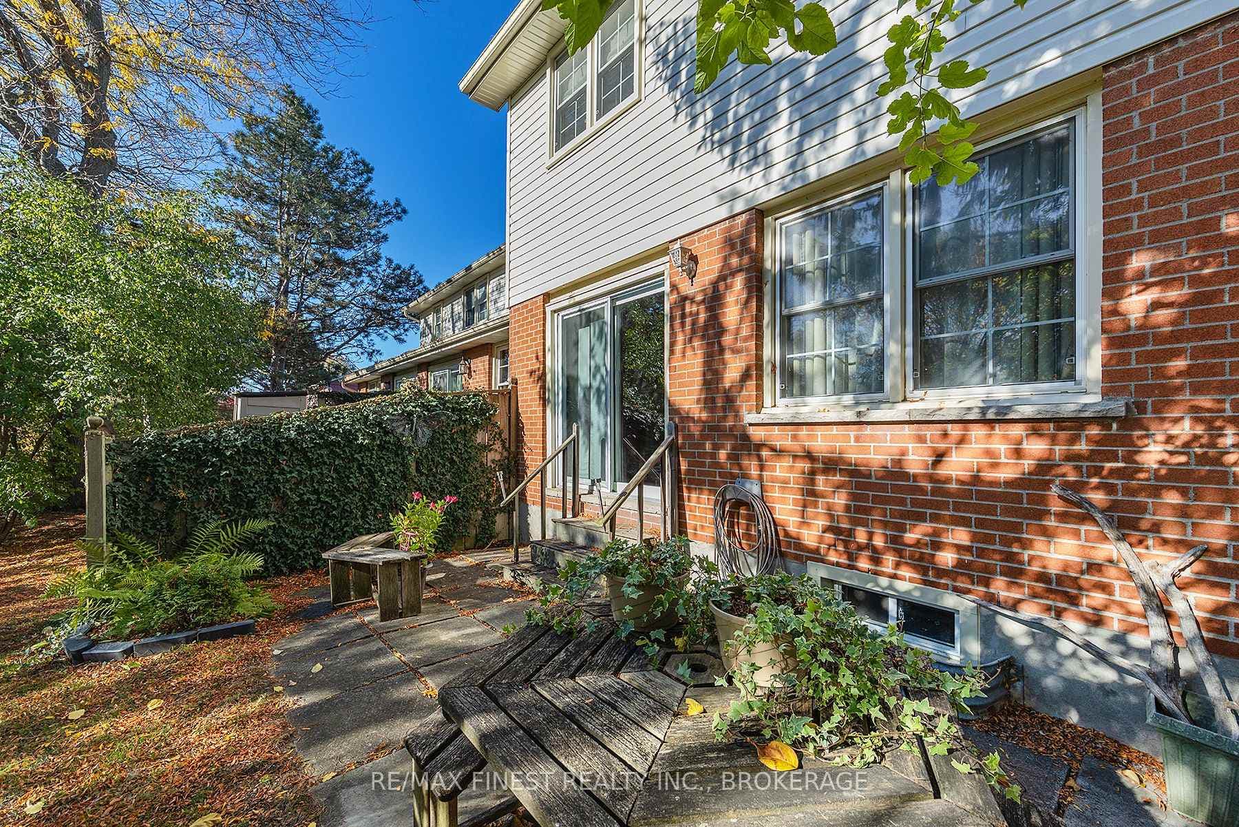 19 Macpherson Avenue Unit 48 photo 6