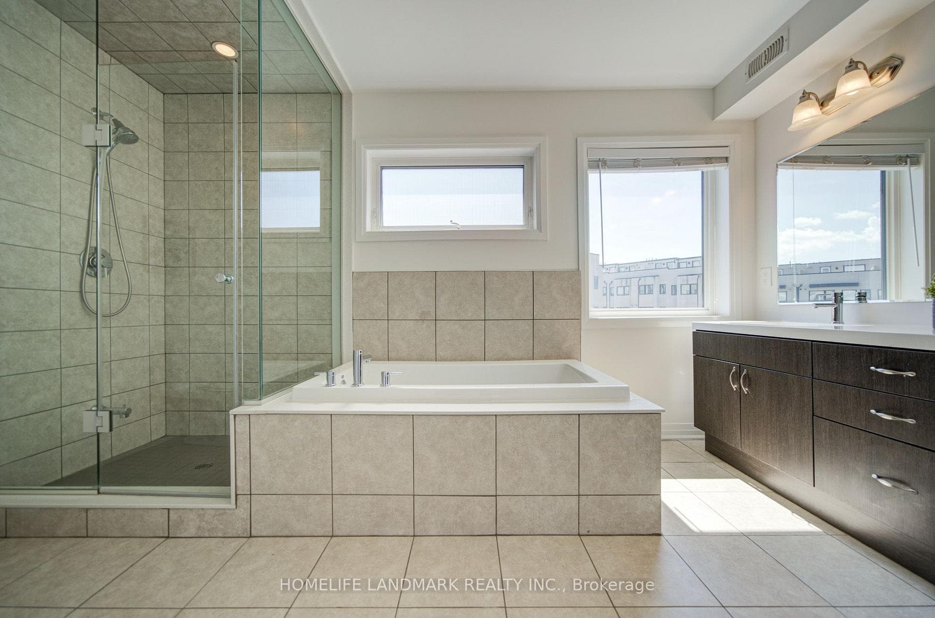 38 Sarah Jackson Crescent photo 33