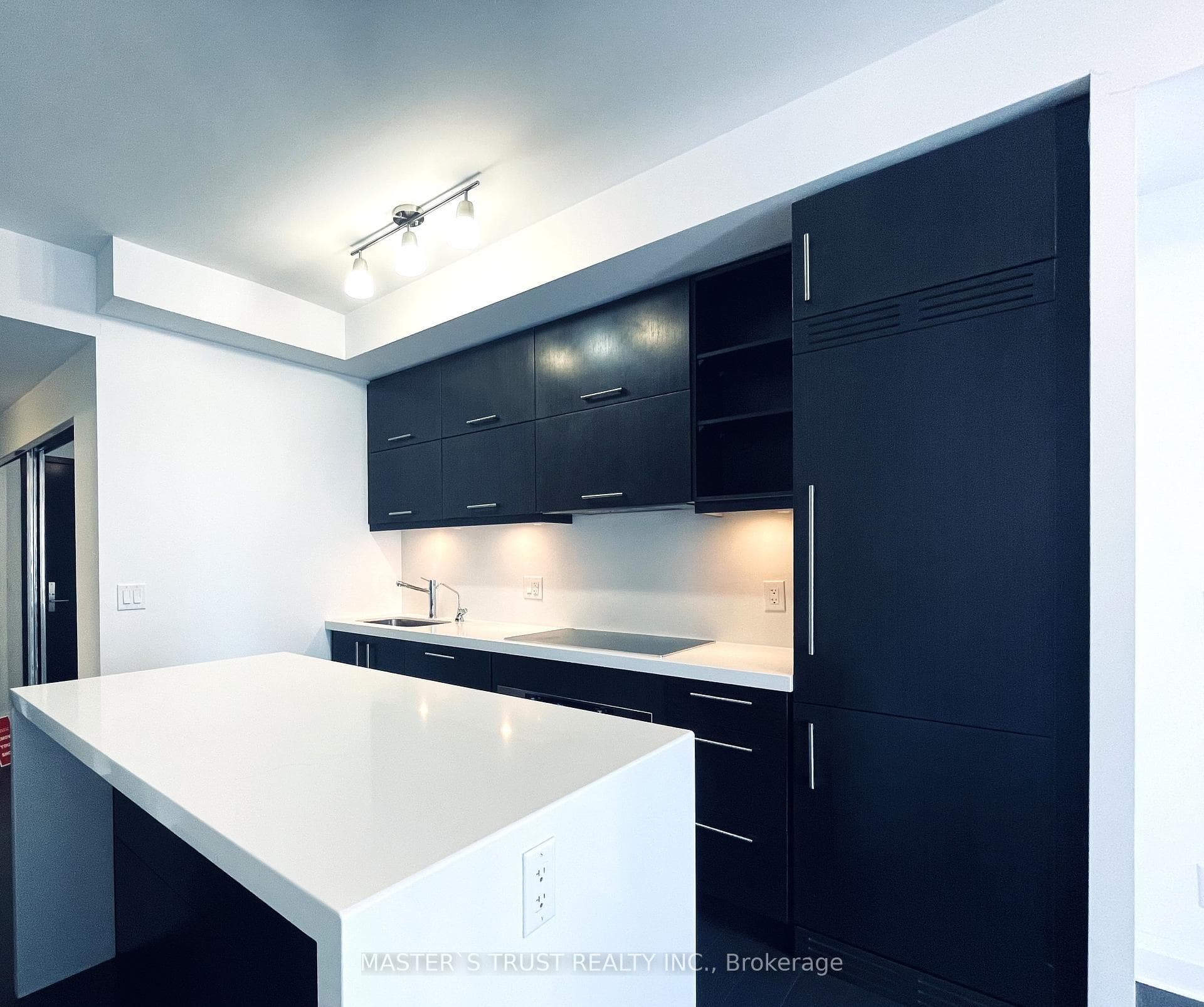 1080 Bay Street Unit 1109 photo 9