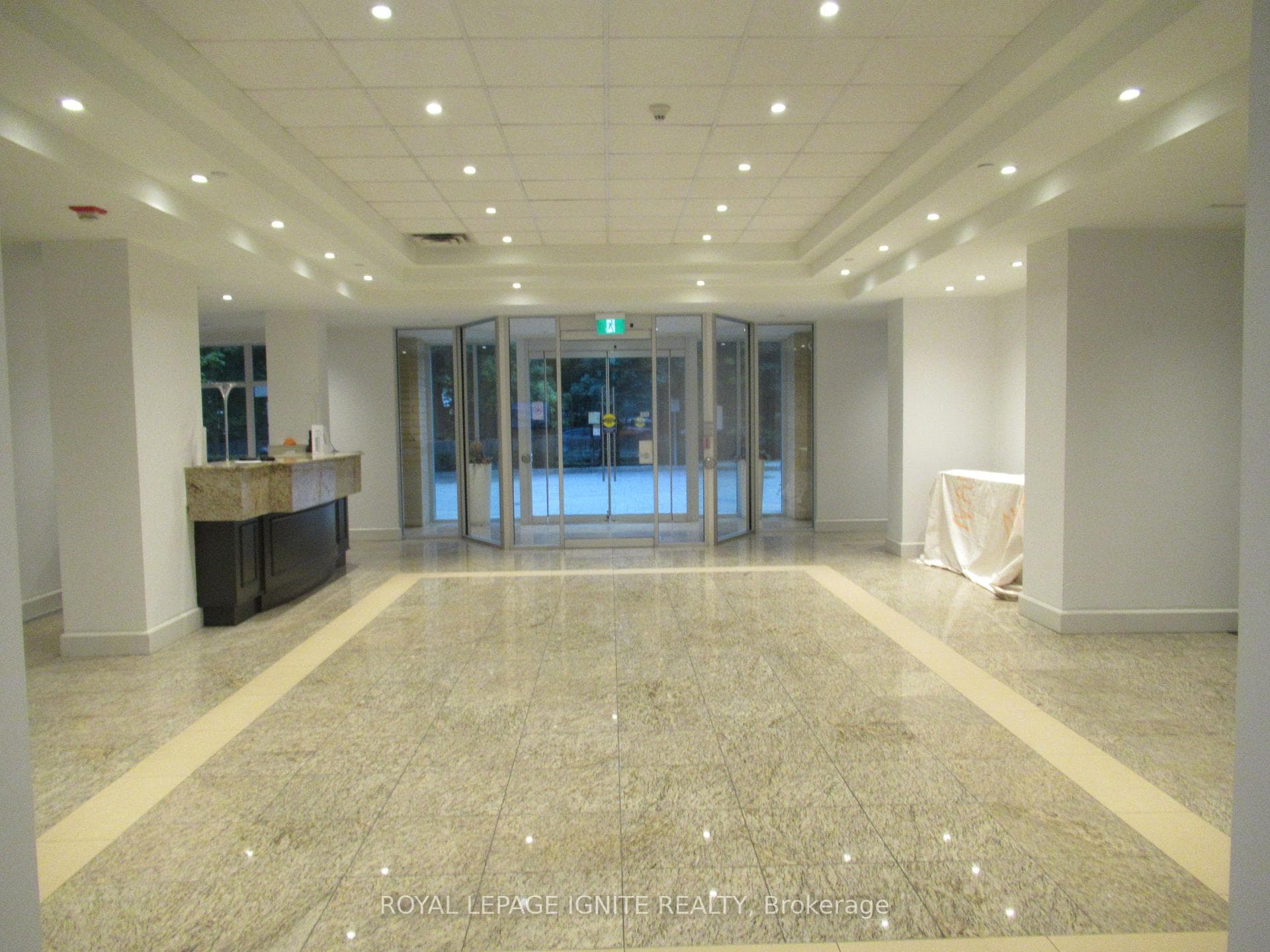 701 Sheppard Avenue Unit 114 photo 2
