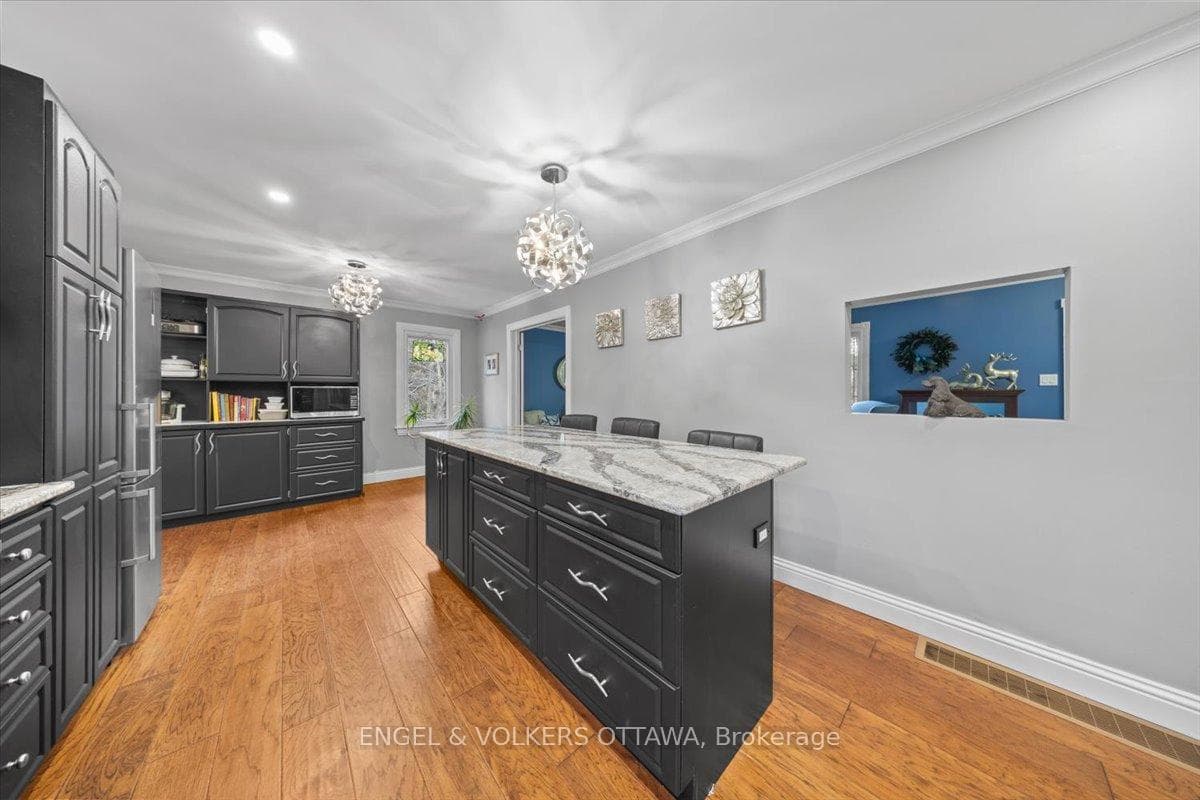 4841 Torbolton Ridge photo 12