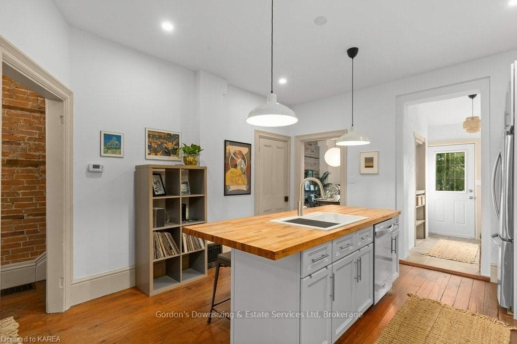 151 MONTREAL Street photo 11