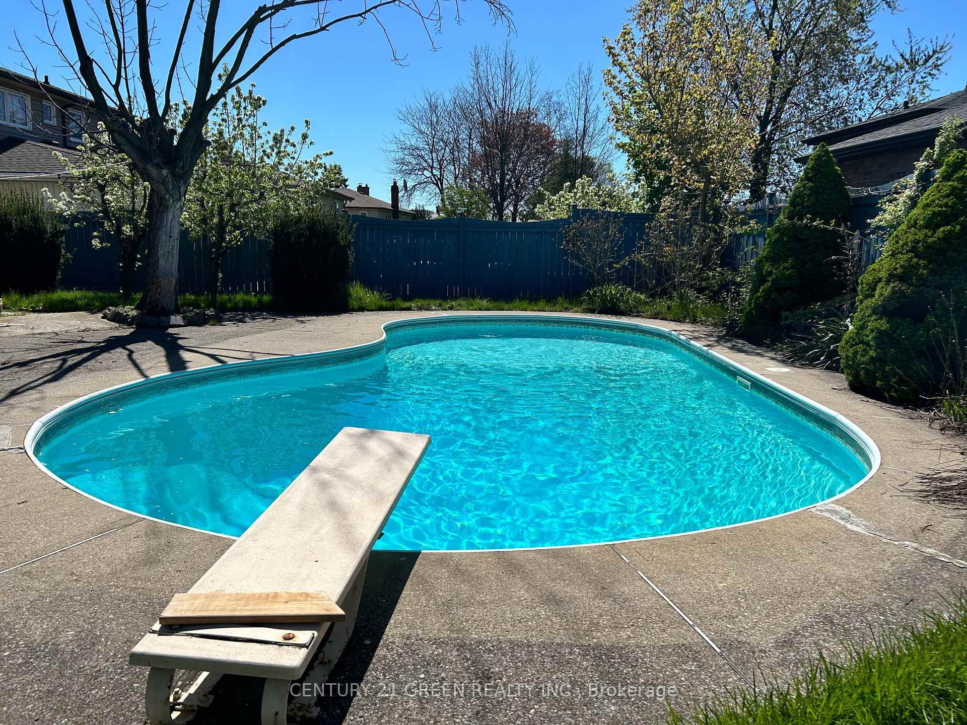 2494 Callum Avenue photo 22