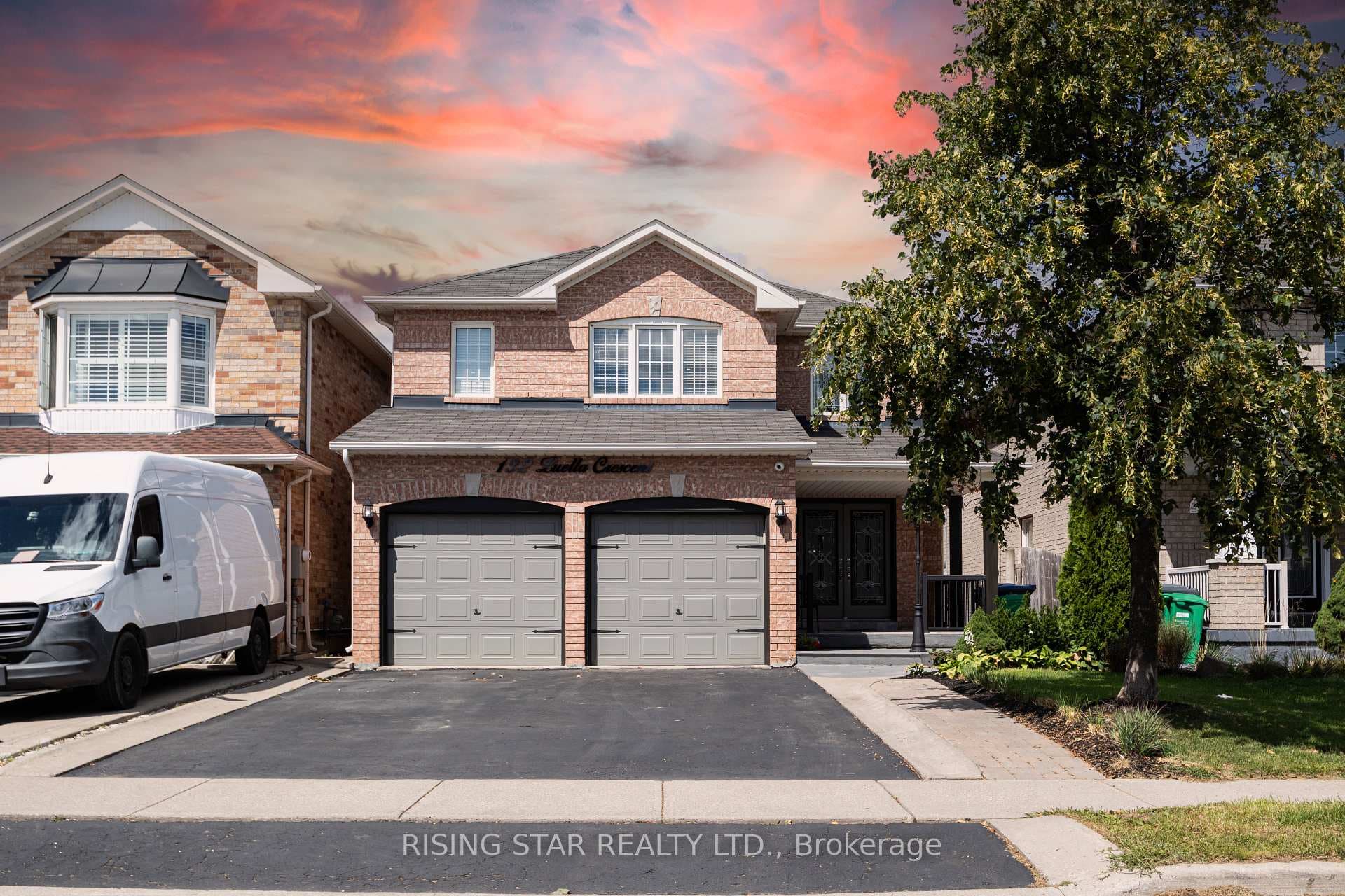 132 Luella Crescent photo 1