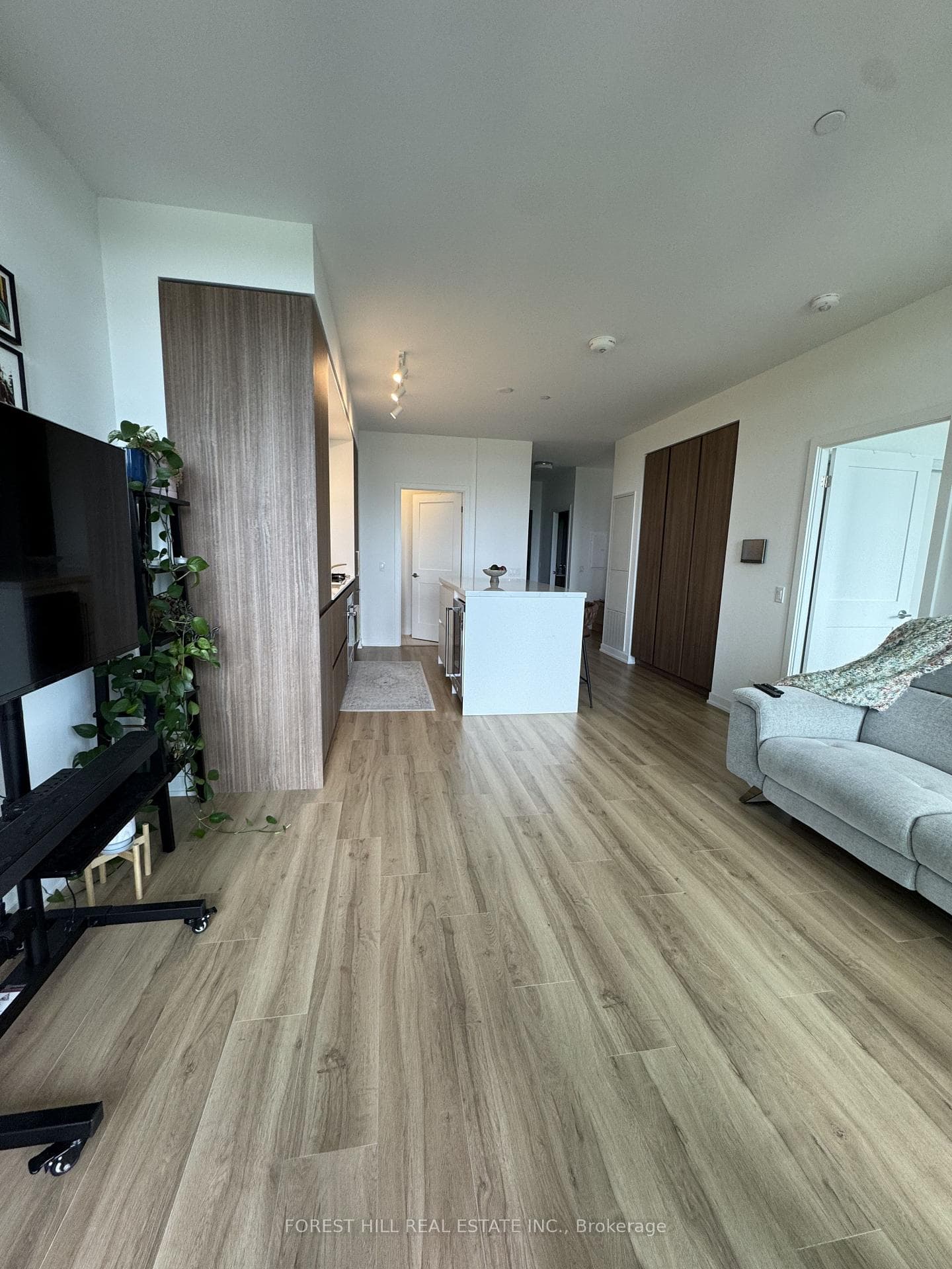 1 Hillsdale Avenue Unit 609 photo 4