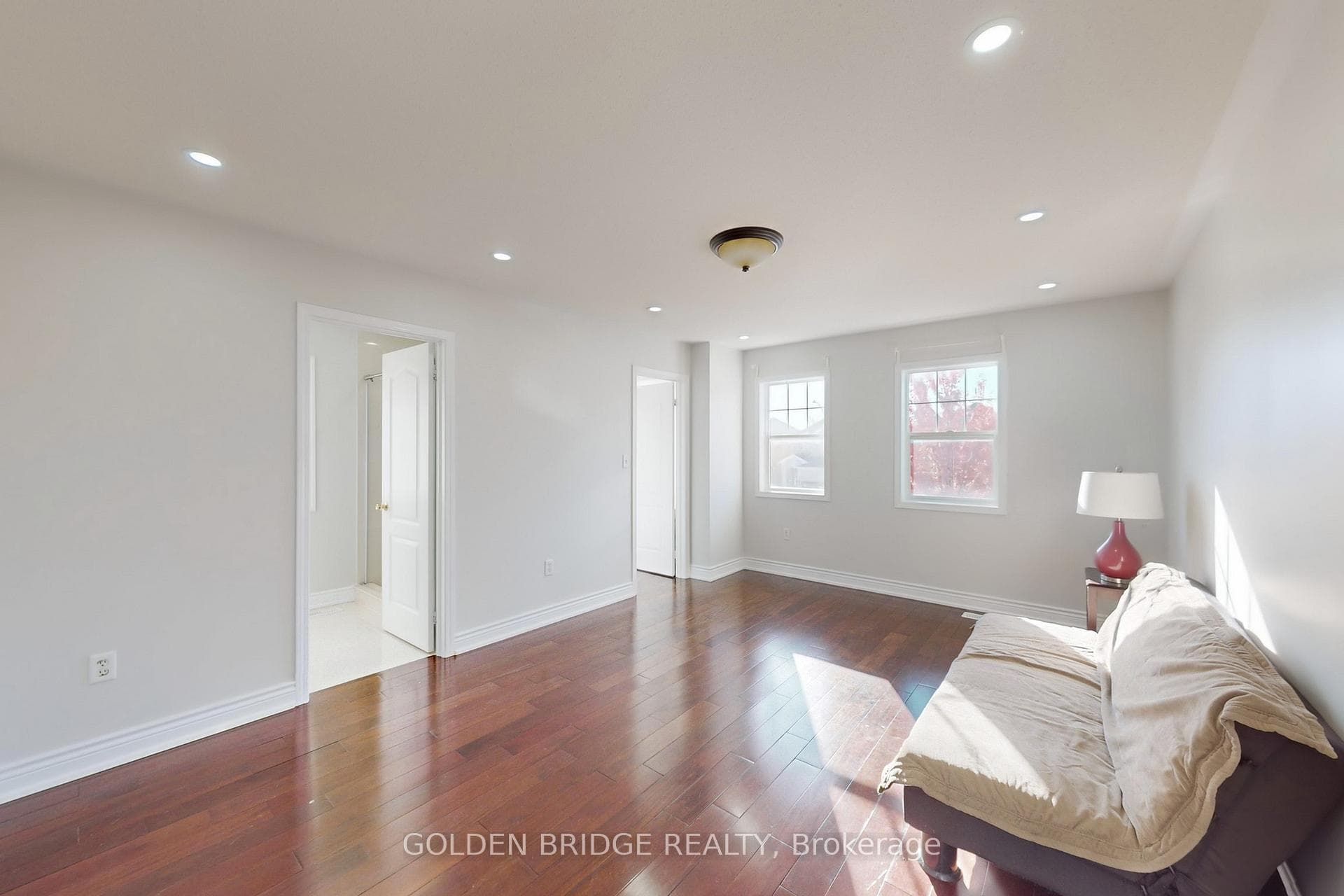 158 Worthington Avenue photo 21
