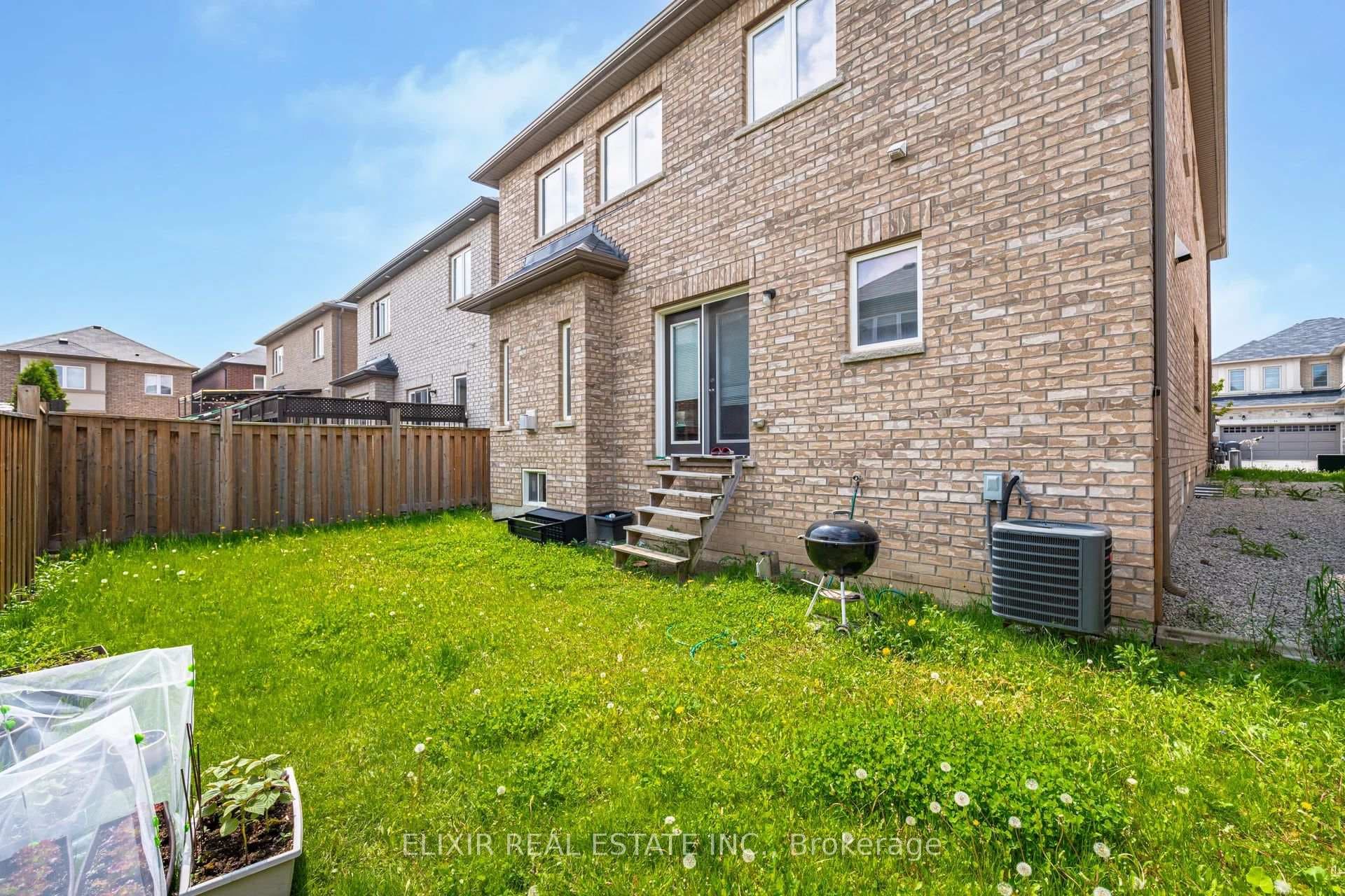 59 Lola Crescent photo 32