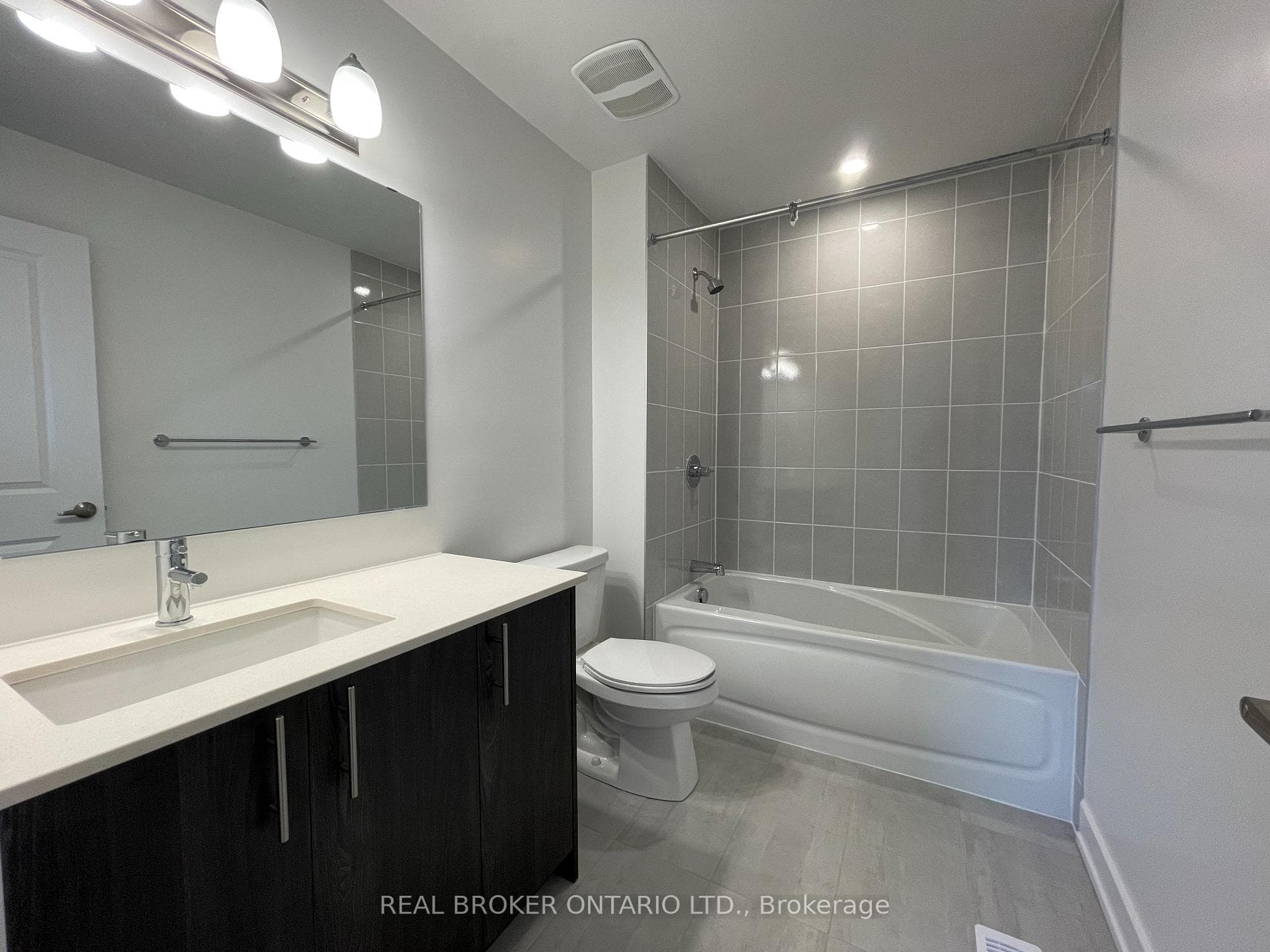 882 Solarium Avenue photo 25