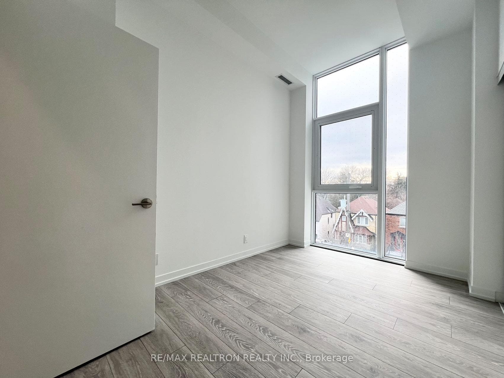 2020 Bathurst Street Unit 207 photo 31