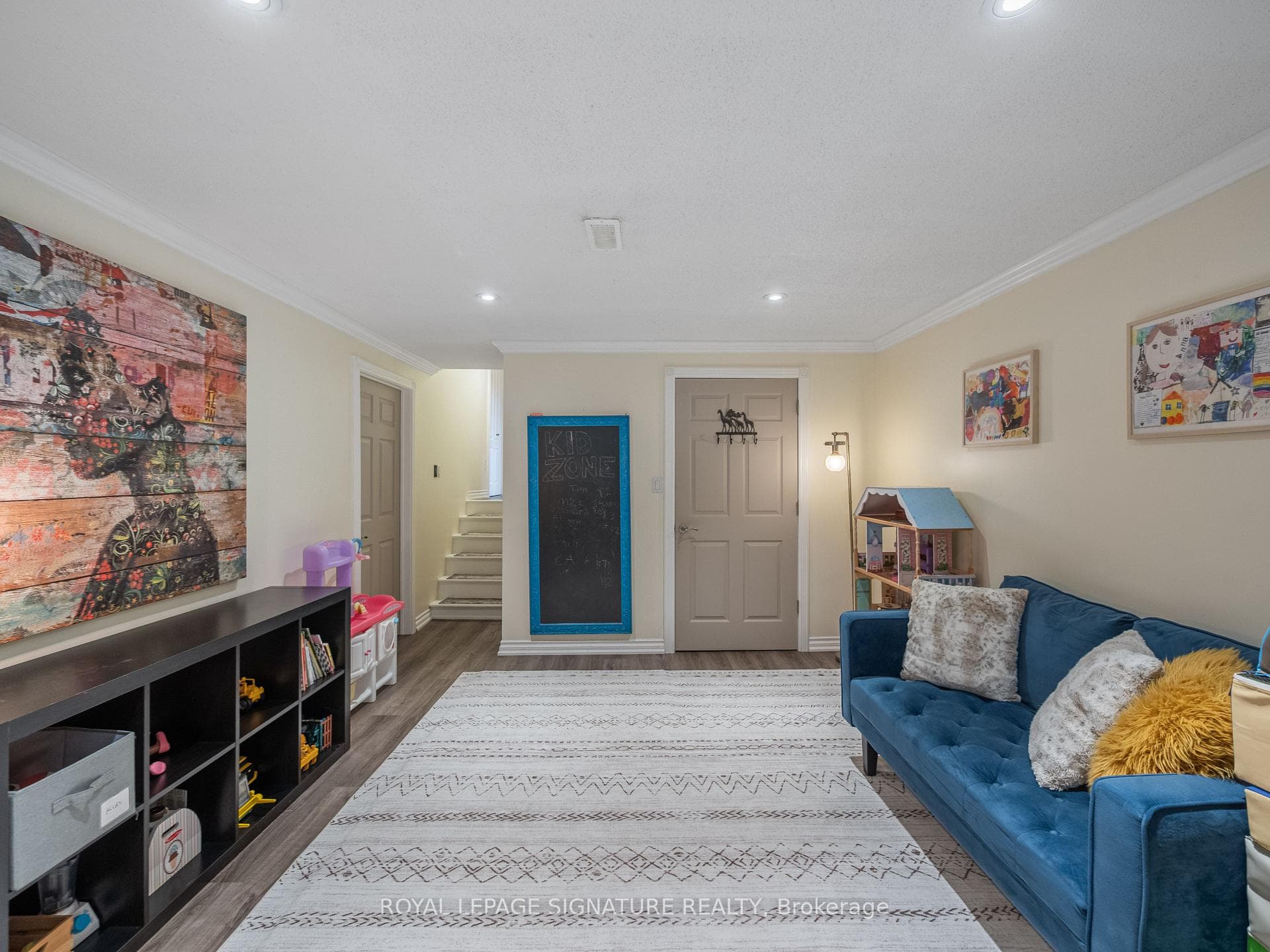 245 Appleby Road photo 23