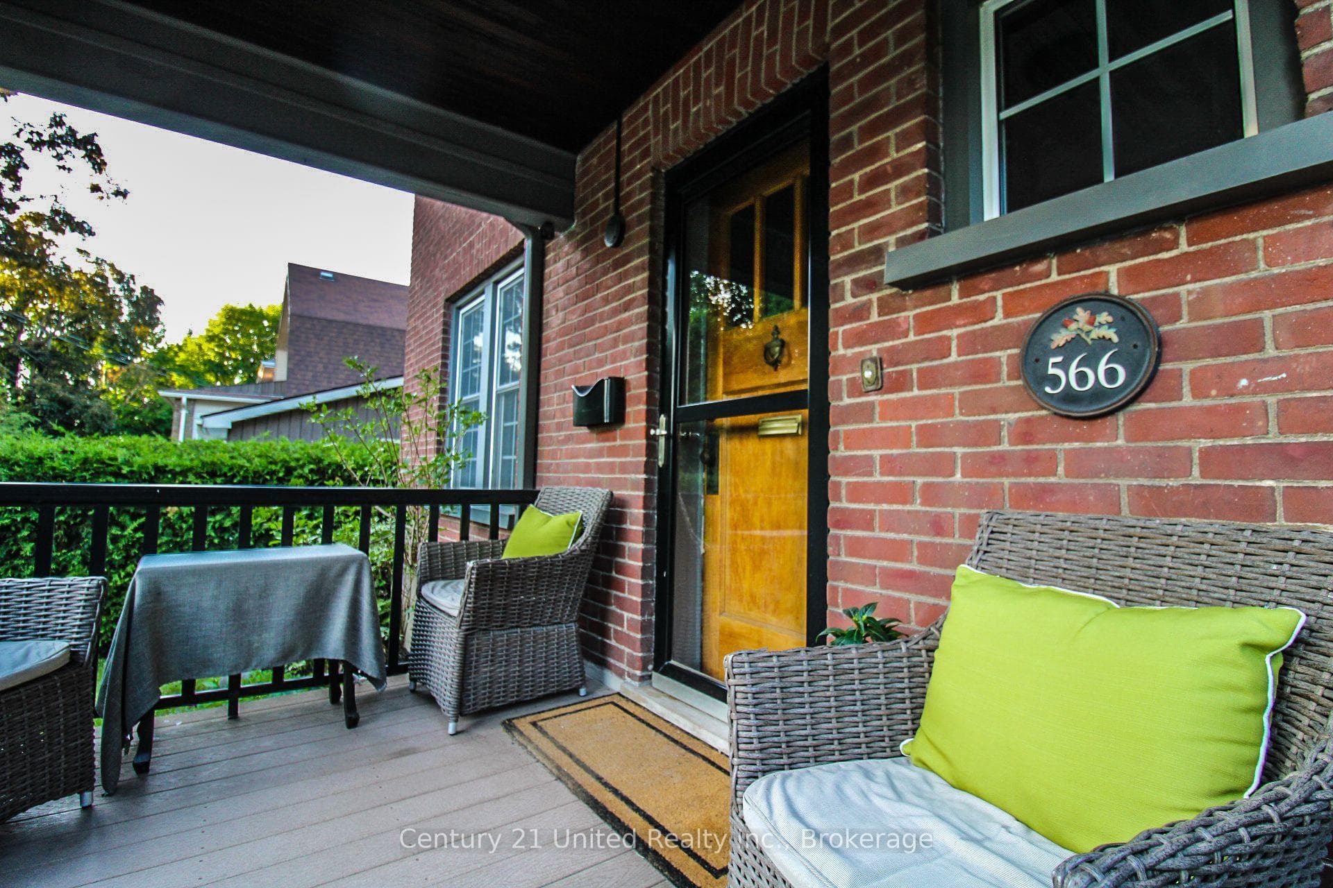 566 Waterford Street photo 4
