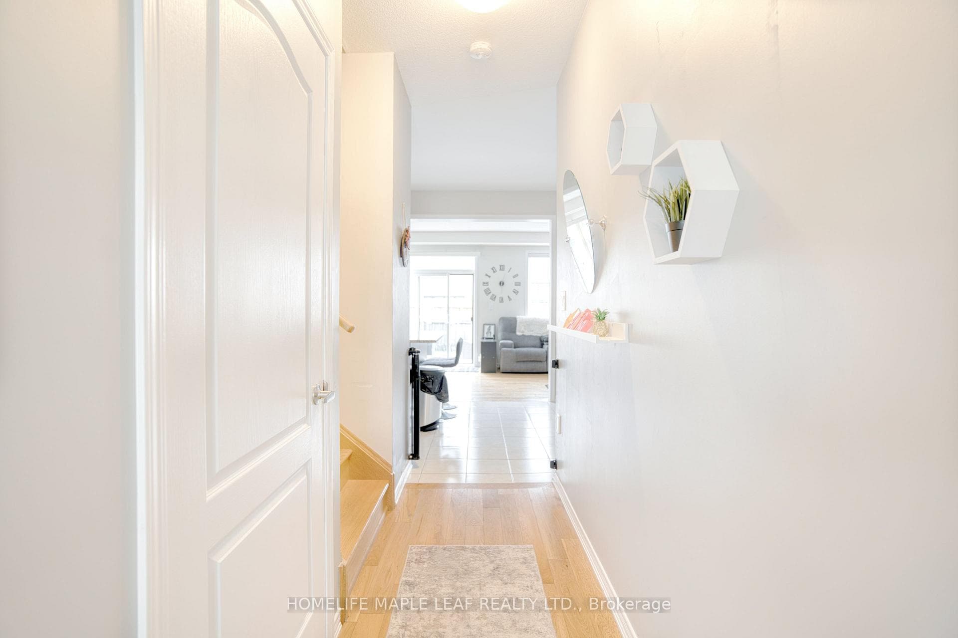 232 BEDROCK Drive photo 5
