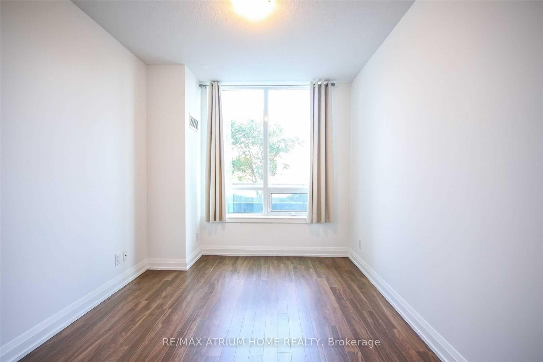 7167 Yonge Street Unit 302 photo 13