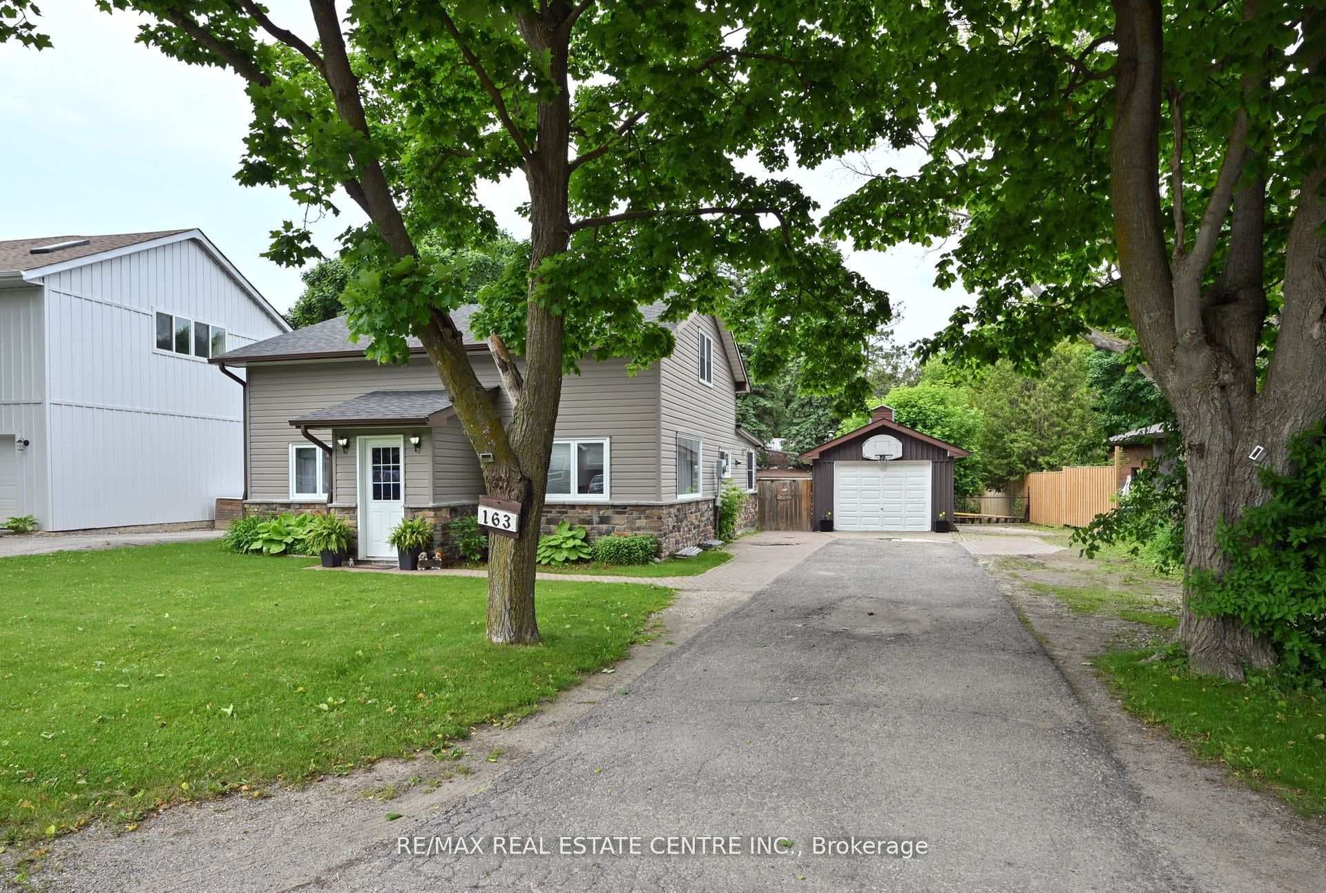 163 Daniel Street photo 3