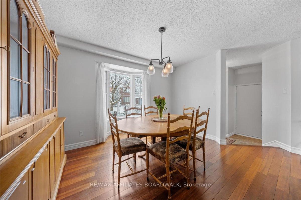 8 Stonepointe Avenue photo 8