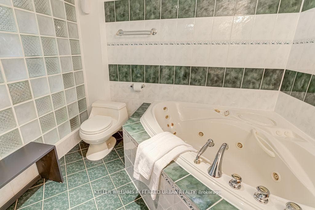105 White Pine Crescent photo 38