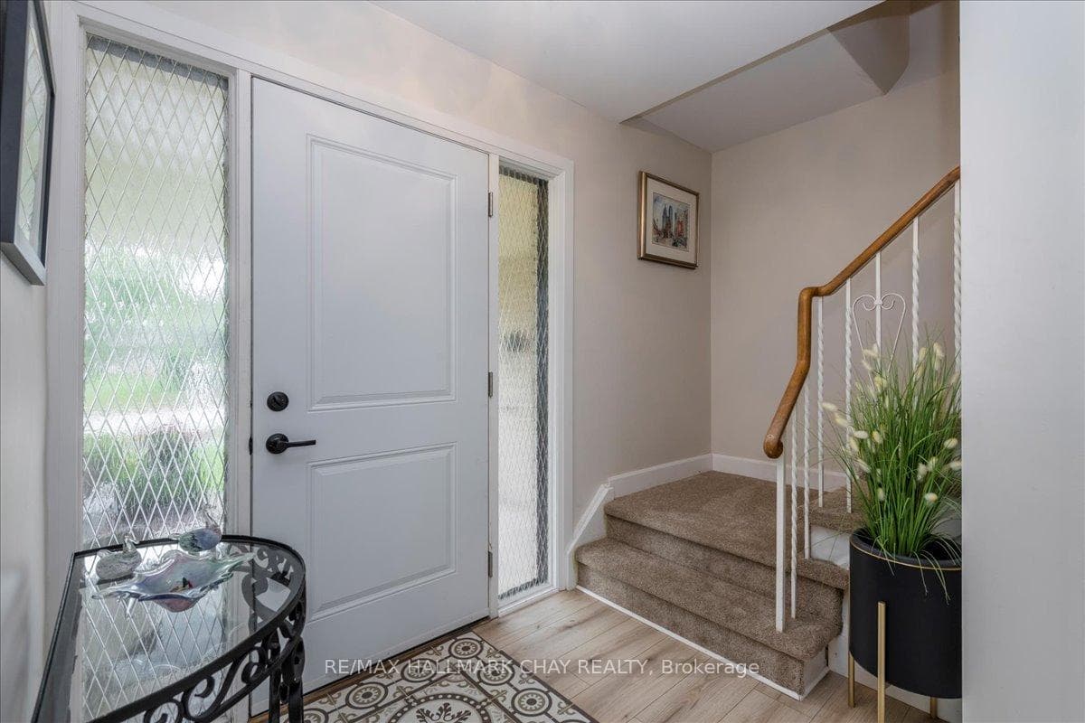 56 Marshall Street photo 19