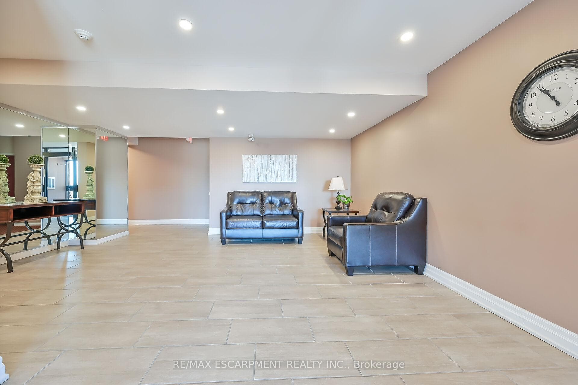 99 Donn Avenue Unit 605 photo 30