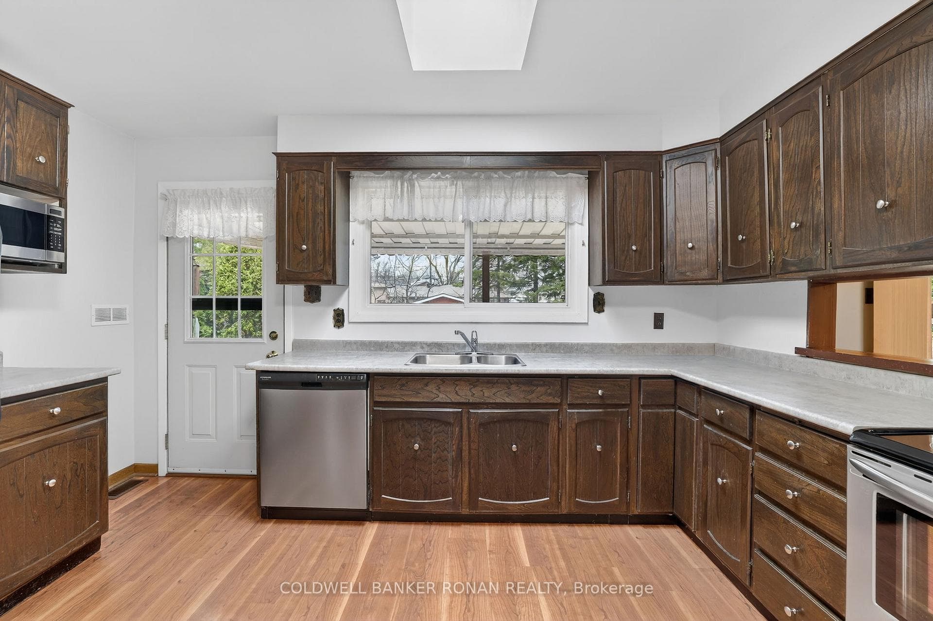56 Lakeland Crescent photo 8